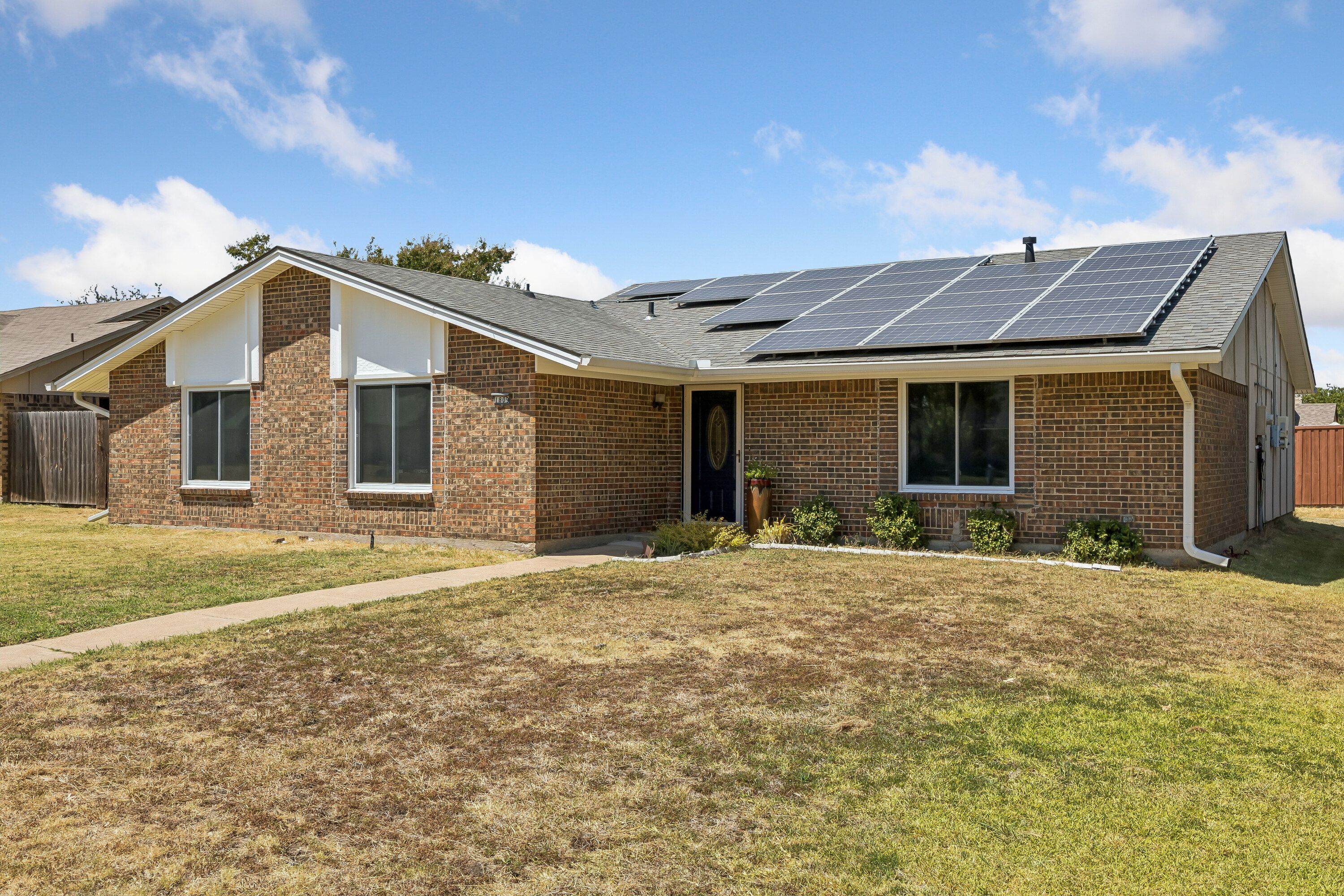  Thoughtfully Renewed Single-Story Living Near Berkner Park - 物件實景