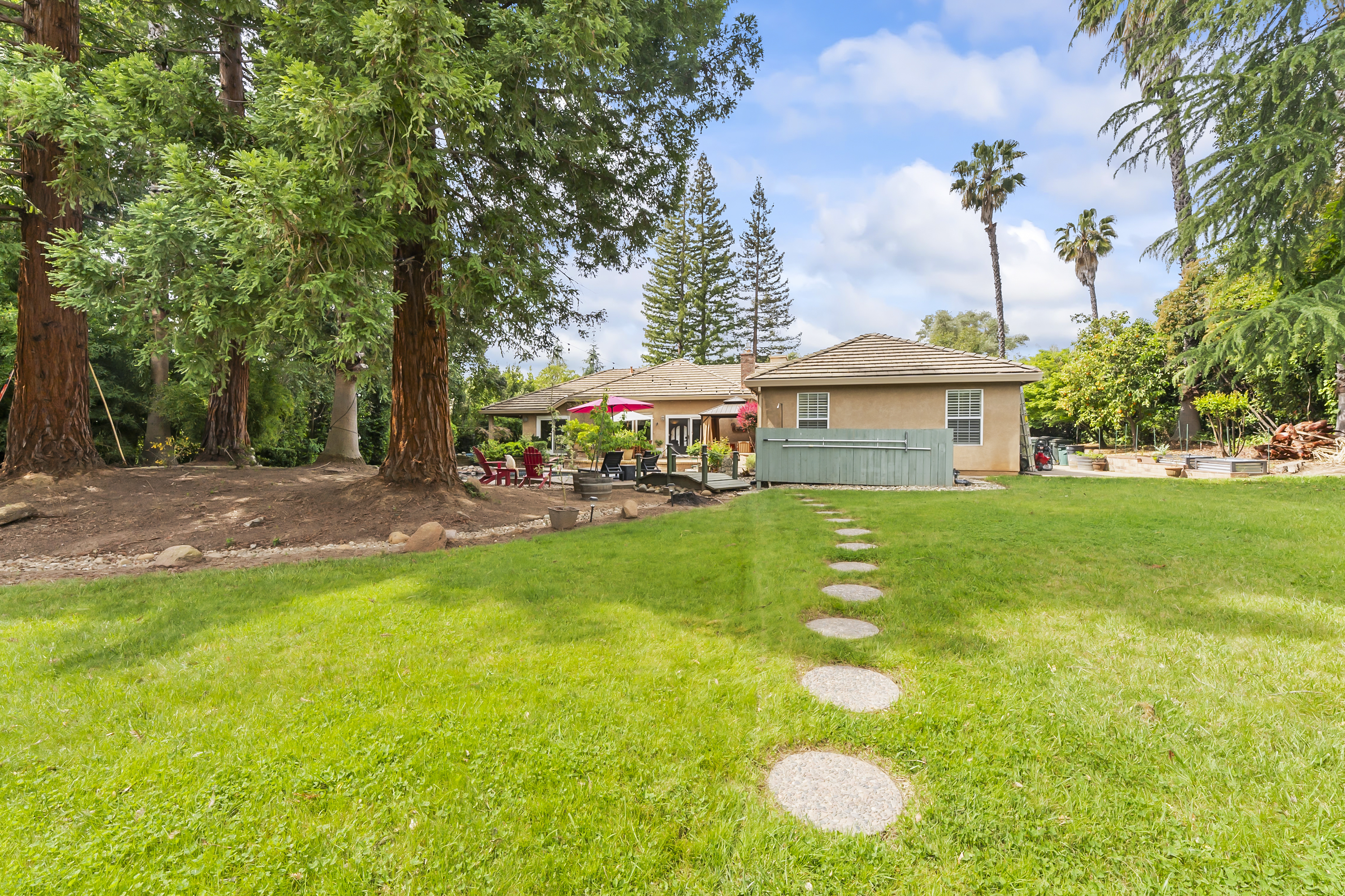  2230 Hillcrest Way, Carmichael, CA 95608 - 物件實景