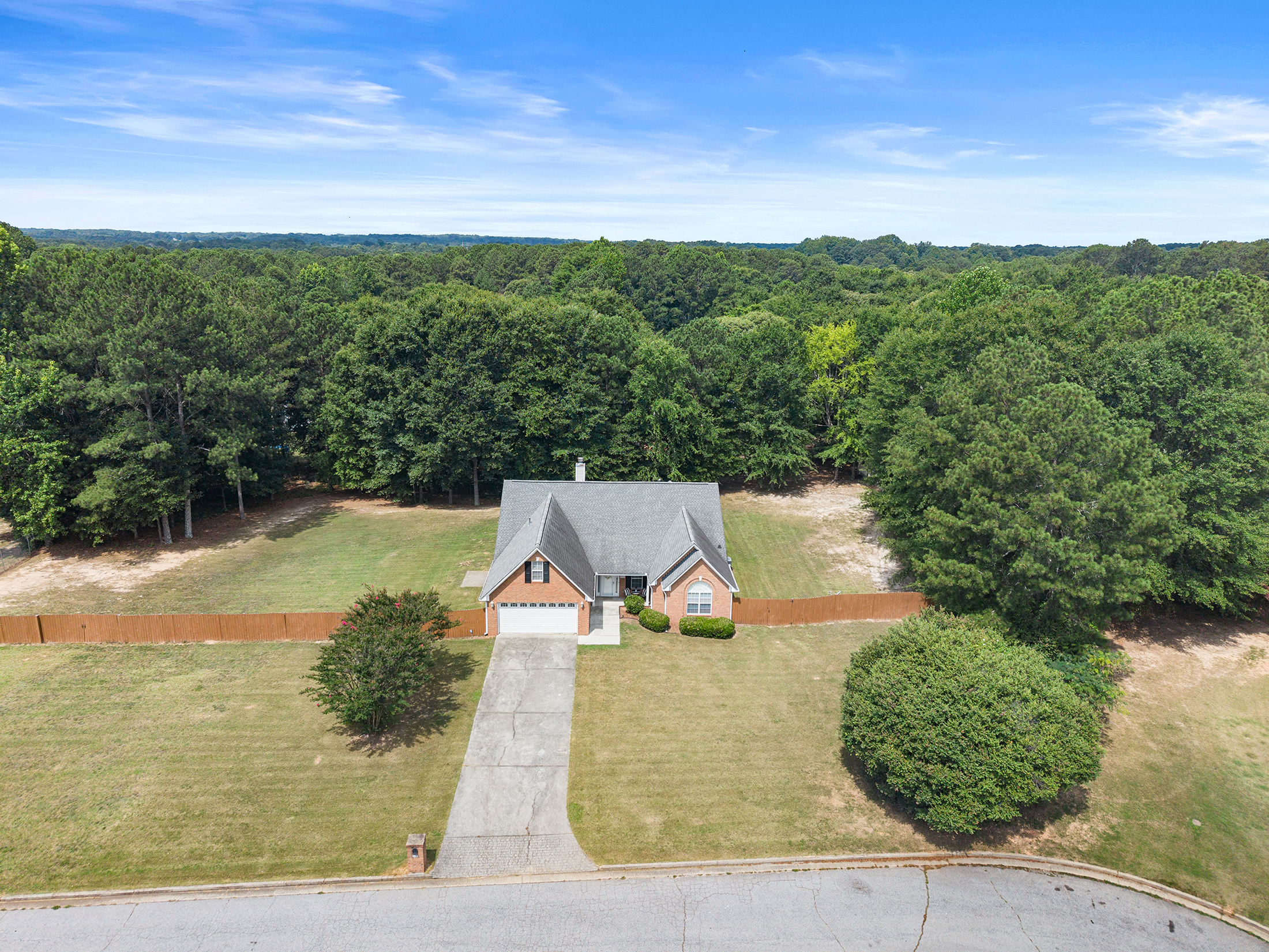  Immaculately Maintained, Brick-Front, Step-Less Ranch Home - 物件實景