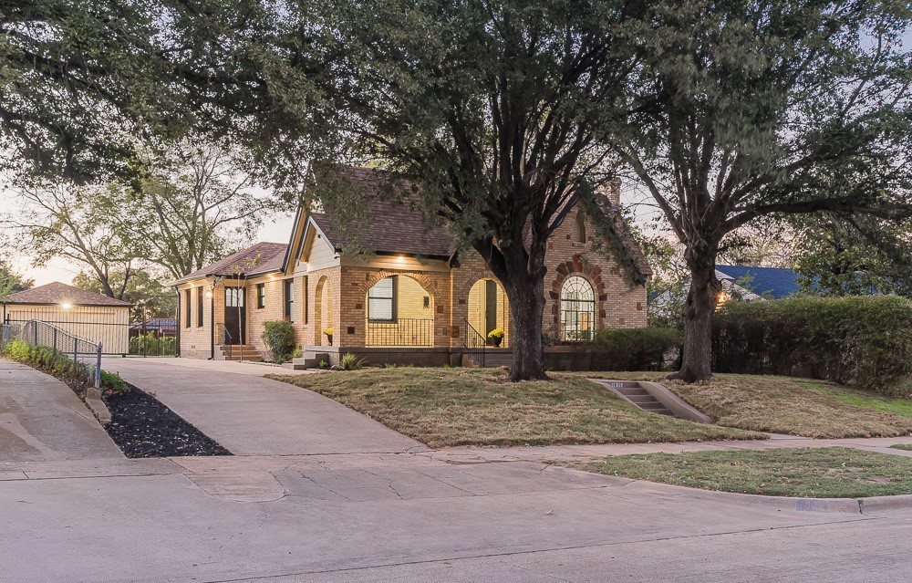 Dallas, Texas, 75203, United States, 2 Bedrooms Bedrooms, ,2 BathroomsBathrooms,Residential,For Sale,1993579