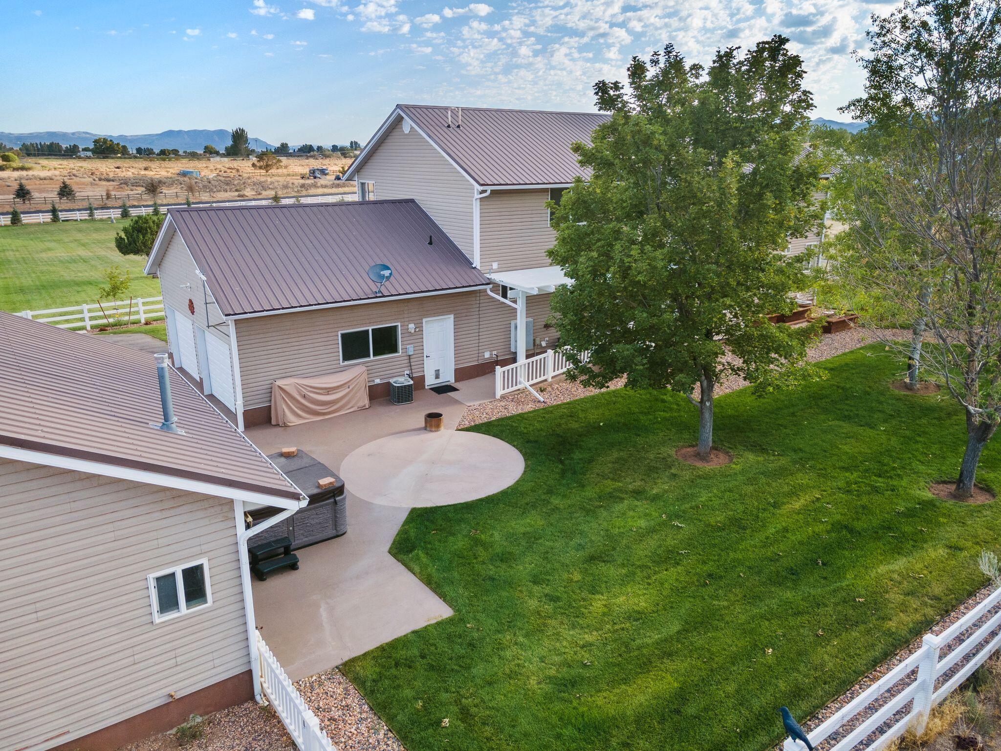 Parowan, Utah, 84761, United States, 6 Bedrooms Bedrooms, ,5 BathroomsBathrooms,Residential,For Sale,1995430