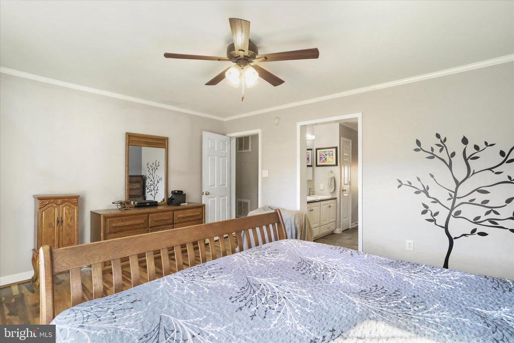 Front Royal, Virginia, 22630, United States, 4 Bedrooms Bedrooms, ,4 BathroomsBathrooms,Residential,For Sale,1994822