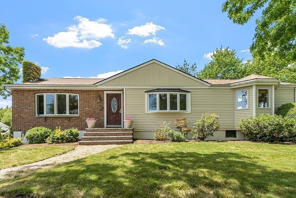 Malden, Massachusetts, 02148, United States, 3 Bedrooms Bedrooms, ,2 BathroomsBathrooms,Residential,For Sale,1938080