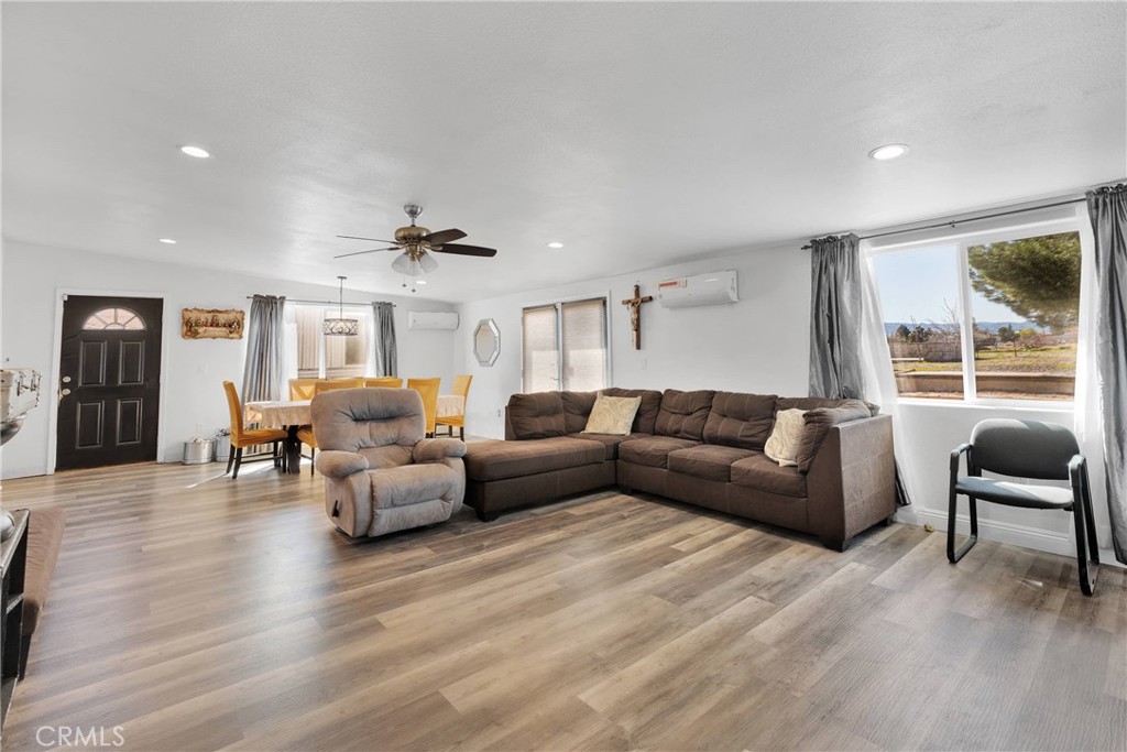 Hesperia, California, 92345, United States, 4 Bedrooms Bedrooms, ,3 BathroomsBathrooms,Residential,For Sale,1980738