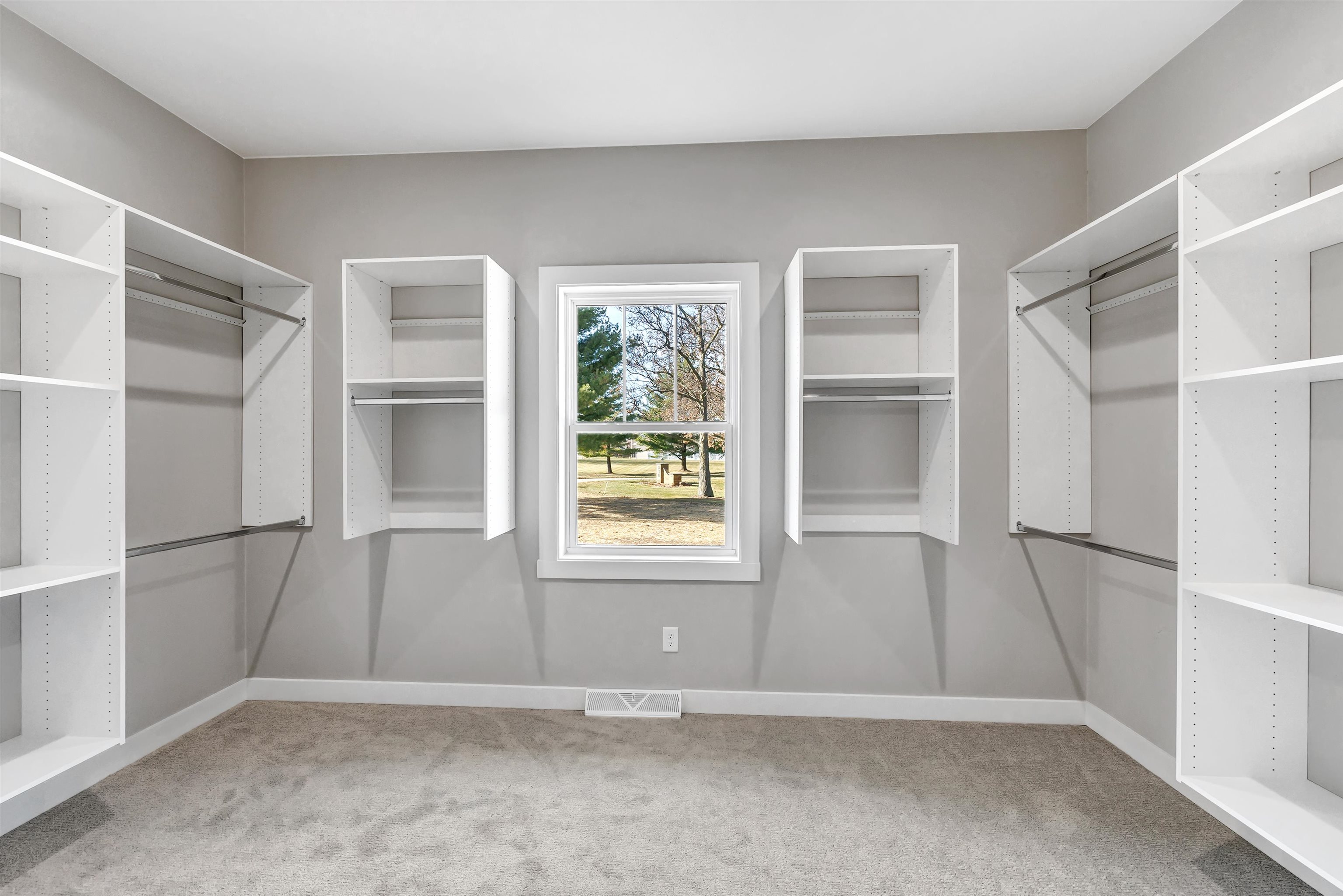 GREEN BAY, Wisconsin, 54311, United States, 3 Bedrooms Bedrooms, ,2 BathroomsBathrooms,Residential,For Sale,1998458