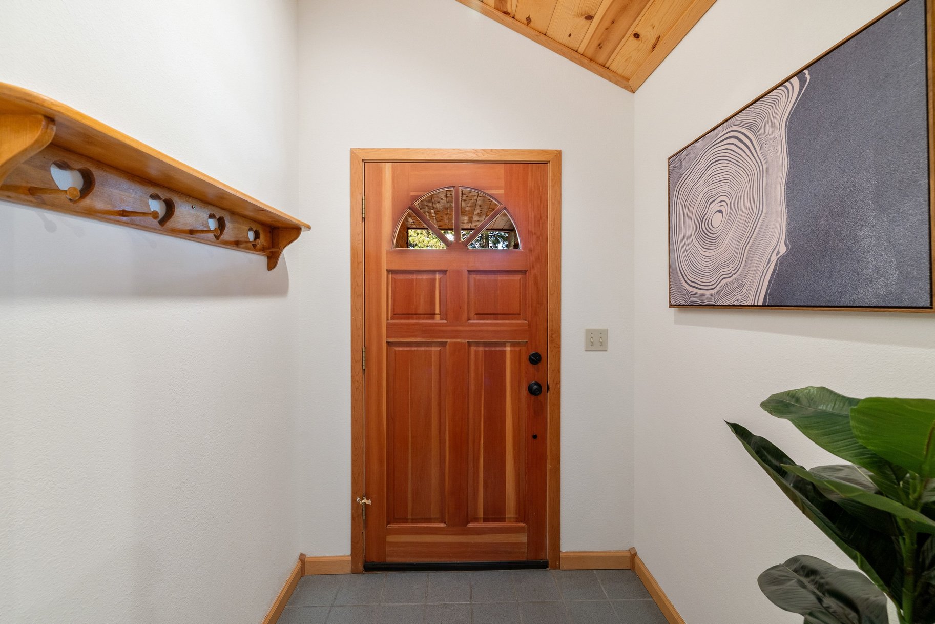  Sunlit Tahoe Donner Home with Spacious Rooms - 物件實景