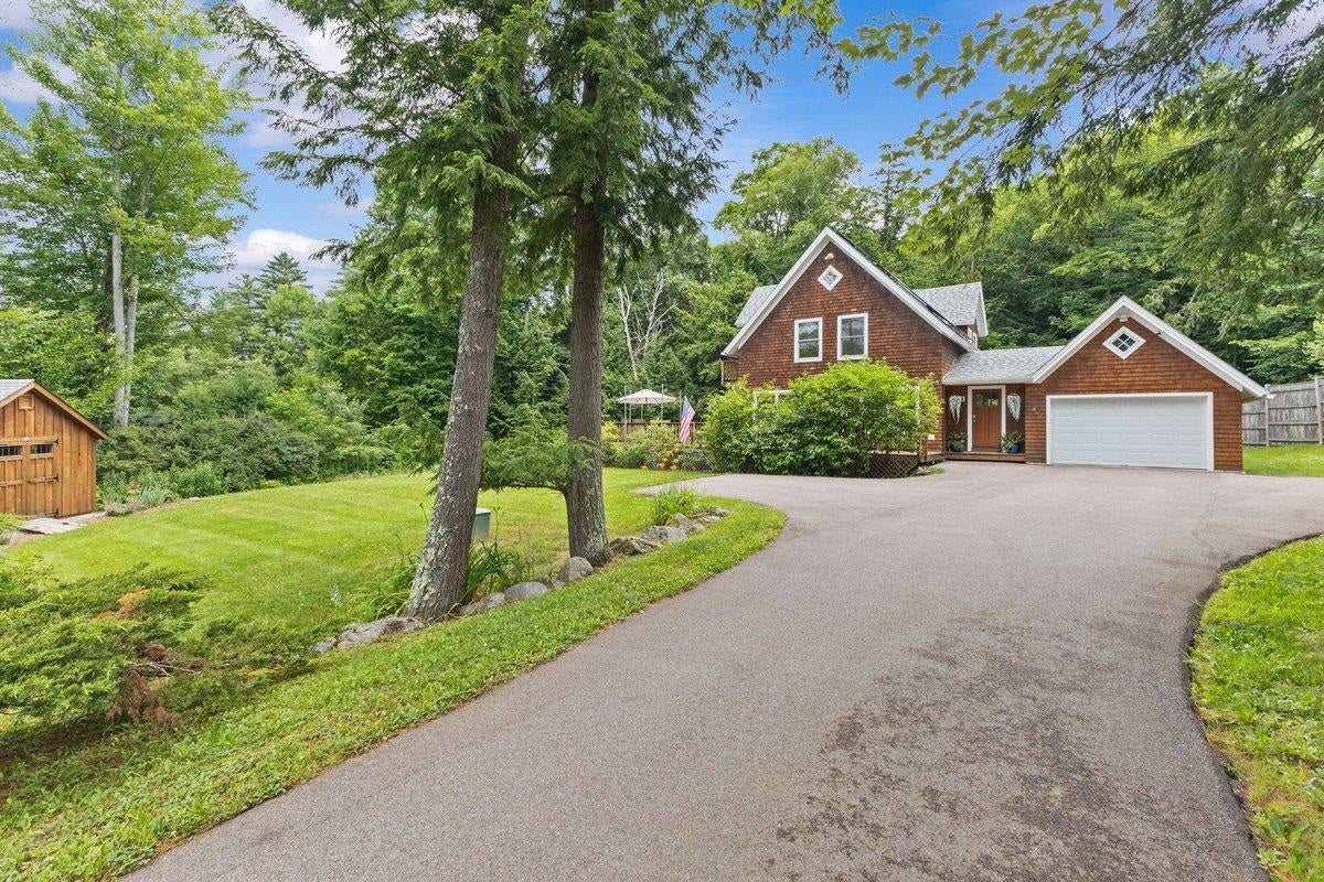 Stowe, Vermont, 05672, United States, 2 Bedrooms Bedrooms, ,1 BathroomBathrooms,Residential,For Sale,1908811