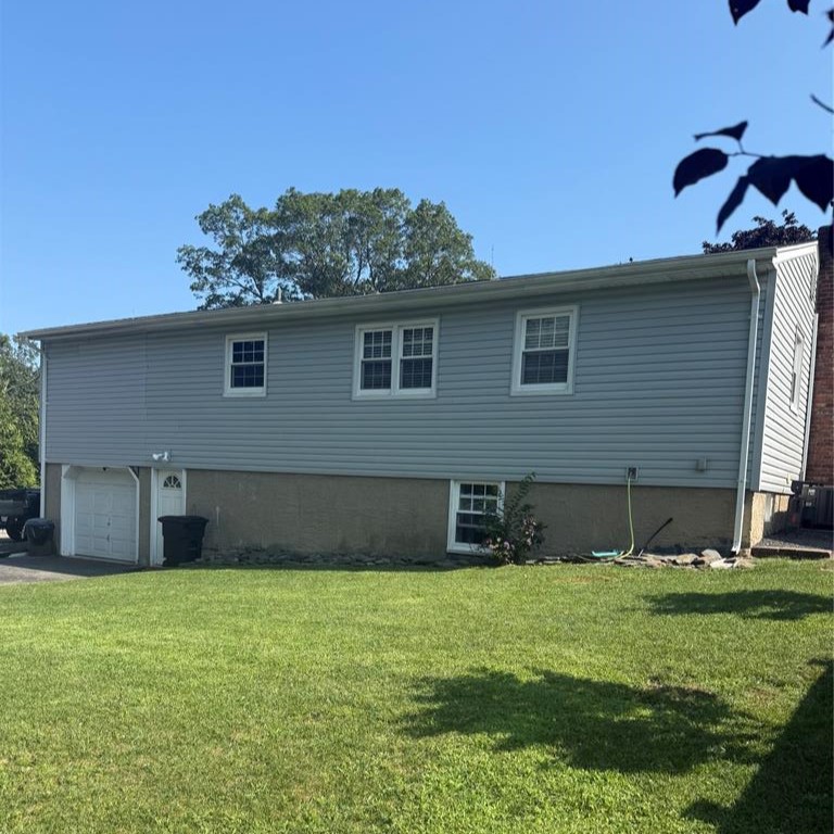 Ronkonkoma, New York, 11779, United States, 4 Bedrooms Bedrooms, ,2 BathroomsBathrooms,Residential,For Sale,1906484