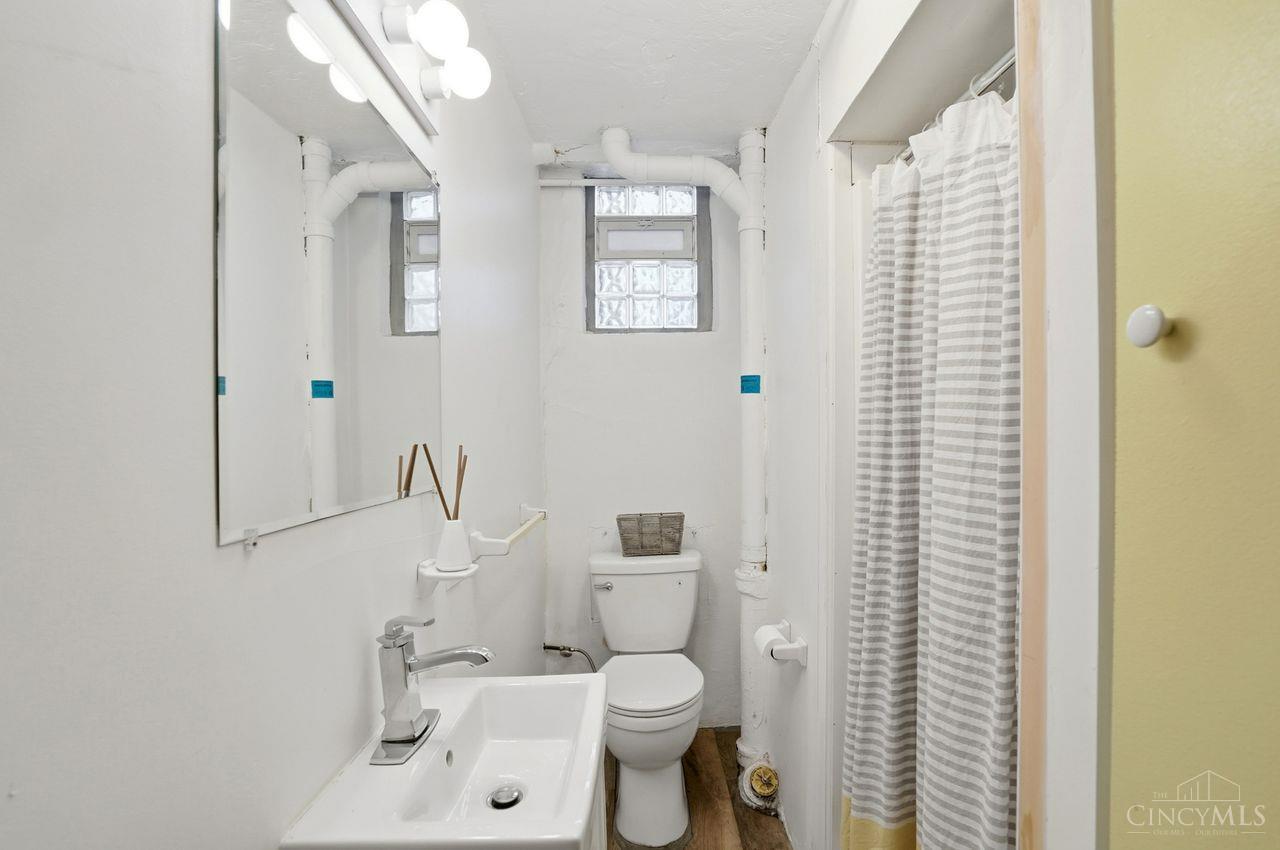 Cincinnati, Ohio, 45209, United States, 3 Bedrooms Bedrooms, ,4 BathroomsBathrooms,Residential,For Sale,2003338