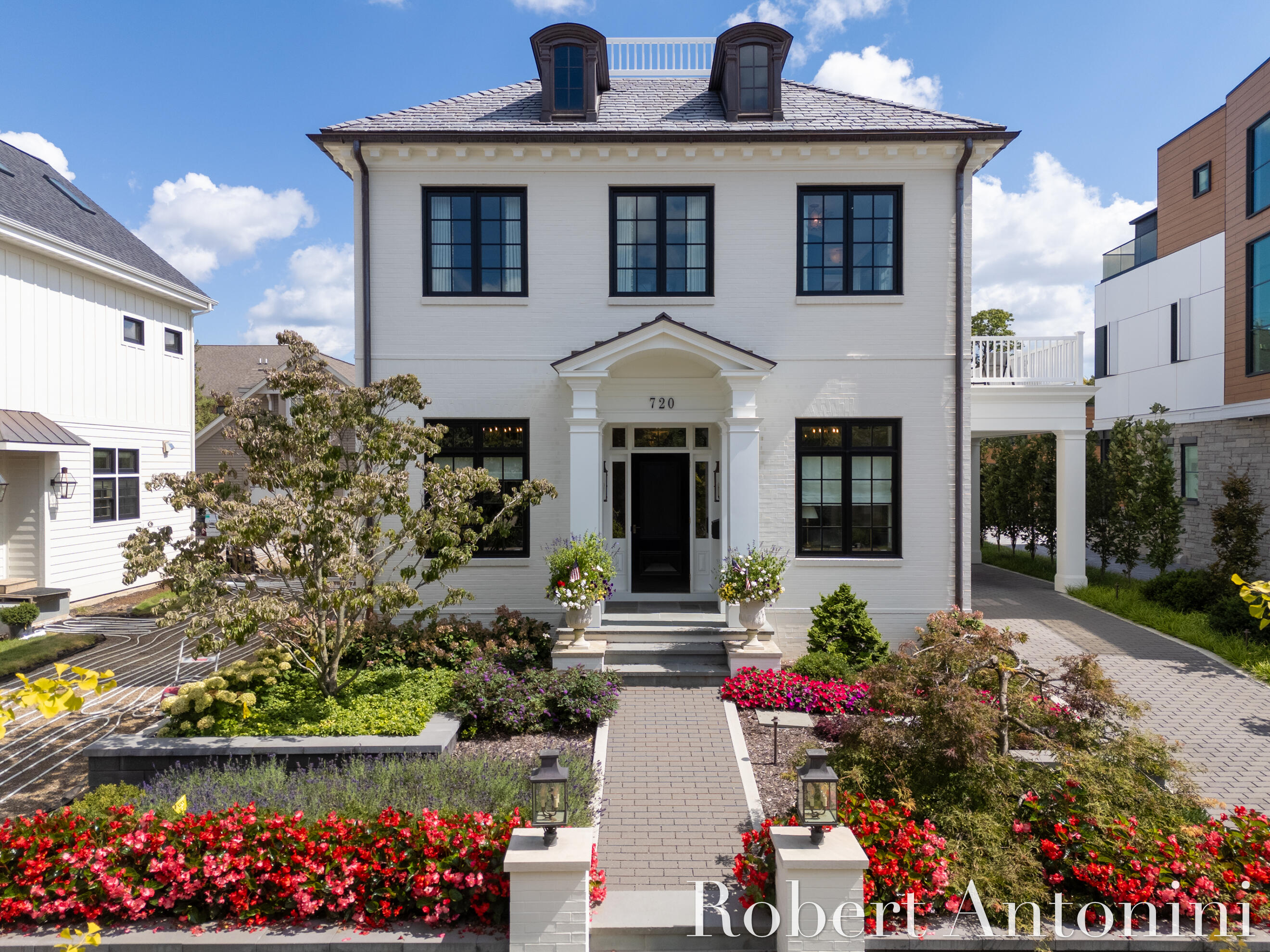 Croswell Ave, Grand Rapids, MI 49506