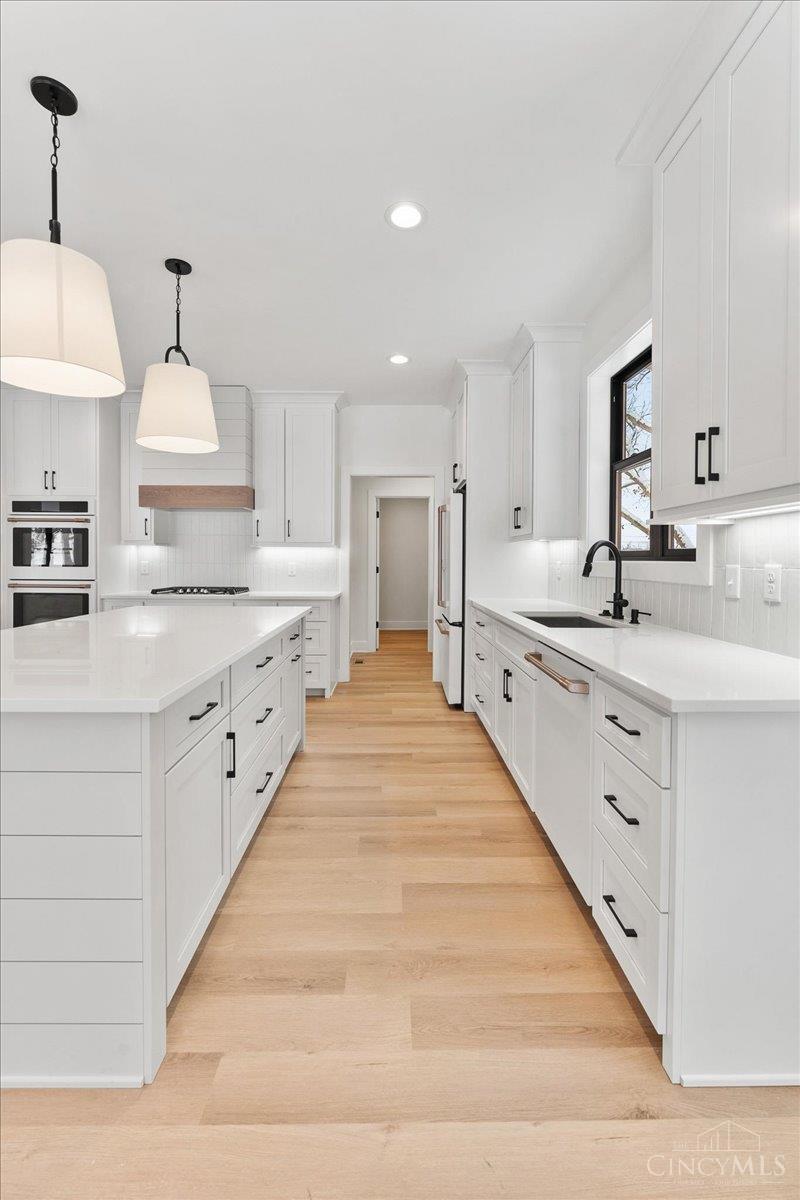 Blue Ash, Ohio, 45241, United States, 4 Bedrooms Bedrooms, ,4 BathroomsBathrooms,Residential,For Sale,2001661