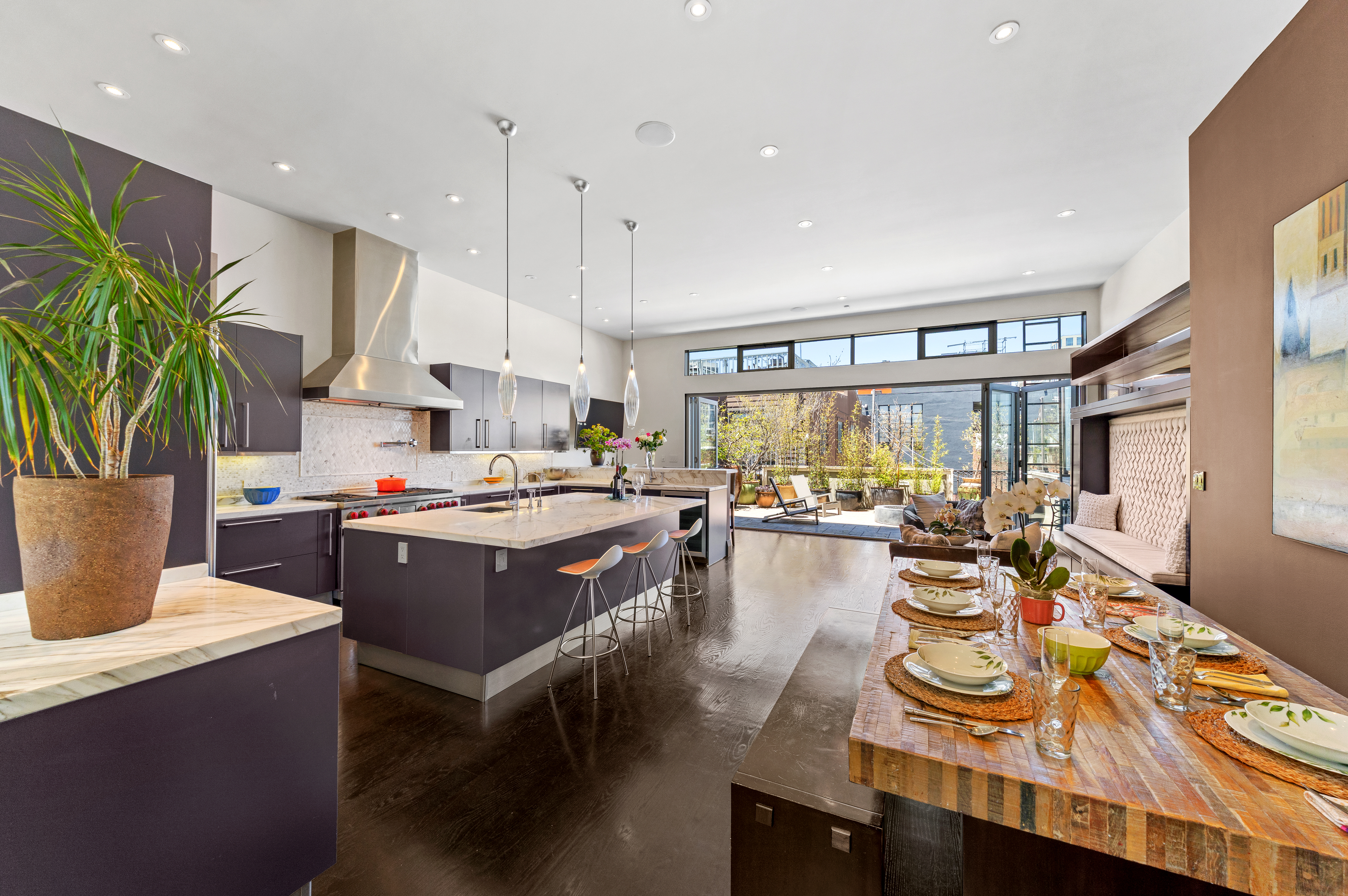  Spectacular Renovated SOMA Home with Rare Museum-Like 7-Car Garage - 物件實景
