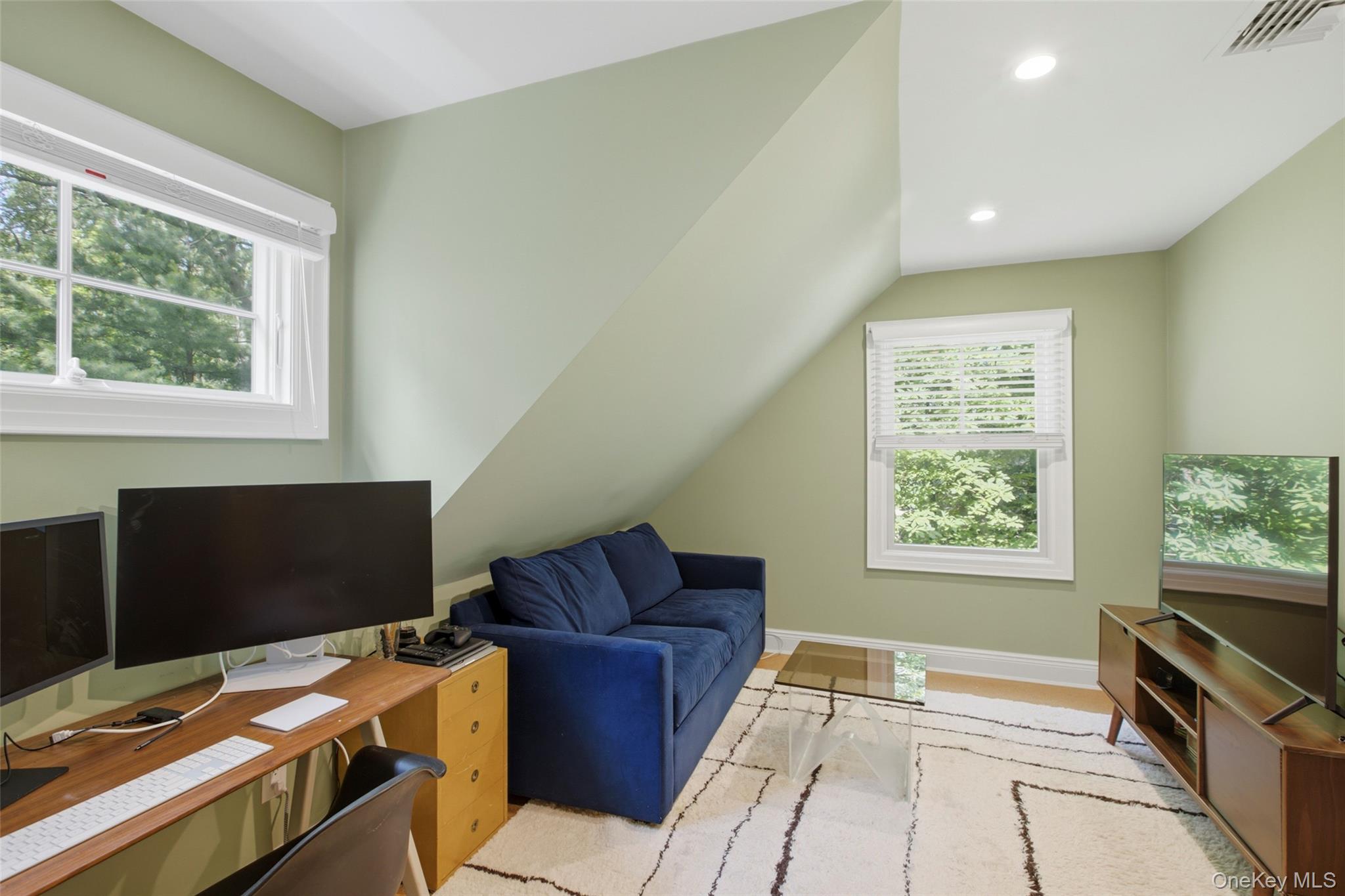  18 W Meadow Road, Setauket, NY, 11733 - 物件實景