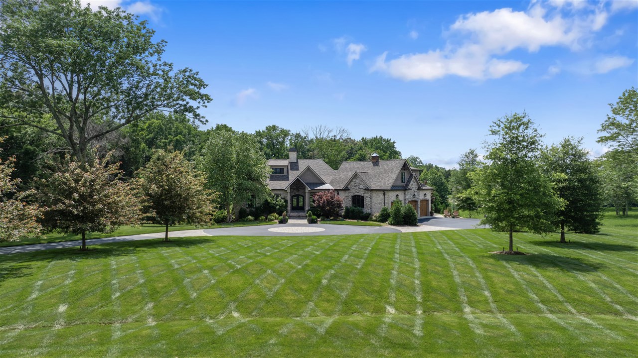 Bowling Green, Kentucky, 42103, United States, 5 Bedrooms Bedrooms, ,5 BathroomsBathrooms,Residential,For Sale,1986458