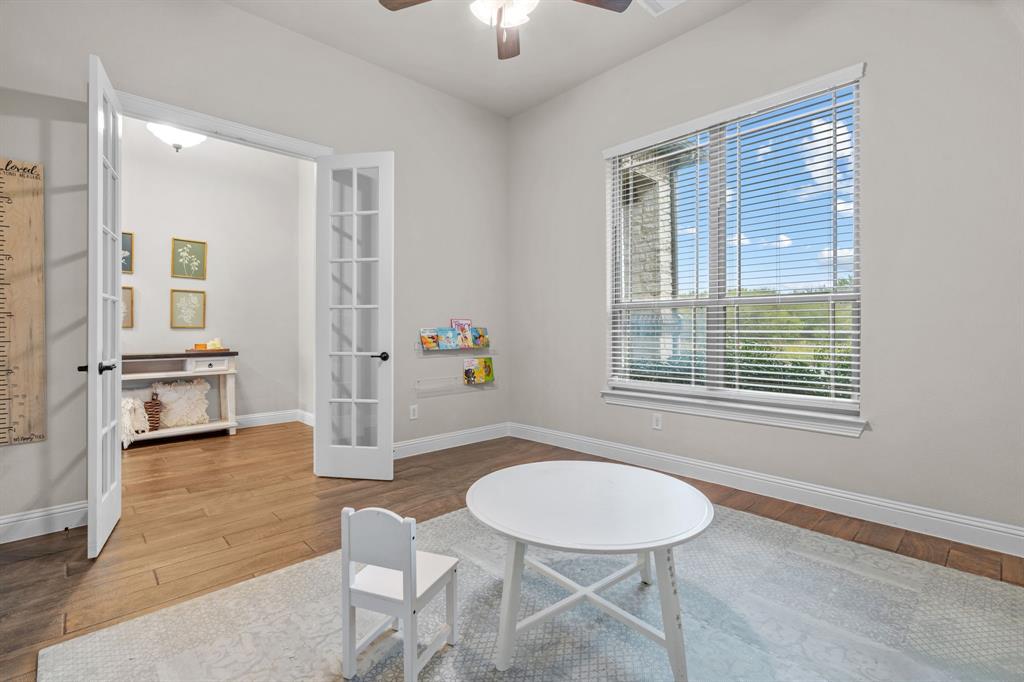 Waxahachie, Texas, 75165, United States, 4 Bedrooms Bedrooms, ,3 BathroomsBathrooms,Residential,For Sale,1981822