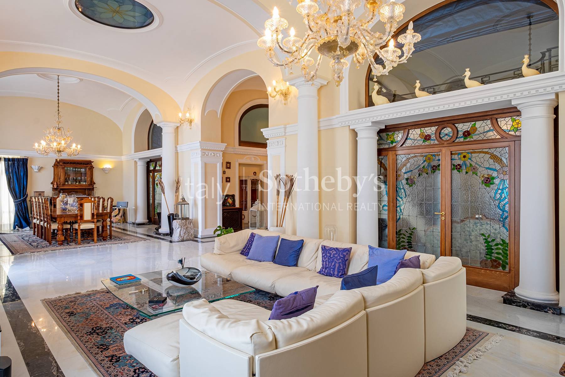  Neoclassical villa with a breath taking view - 物件實景