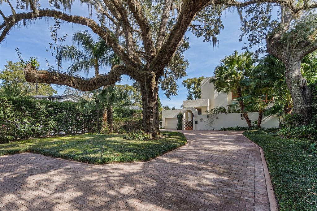Orlando, Florida, 32806, United States, 3 Bedrooms Bedrooms, ,4 BathroomsBathrooms,Residential,For Sale,1927434