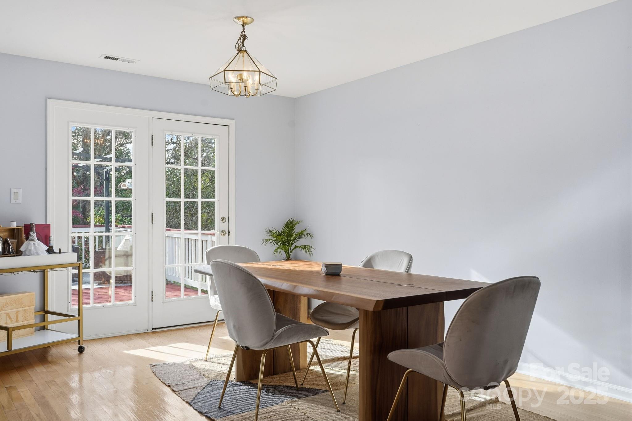 Charlotte, North Carolina, 28210, United States, 4 Bedrooms Bedrooms, ,3 BathroomsBathrooms,Residential,For Sale,2002030