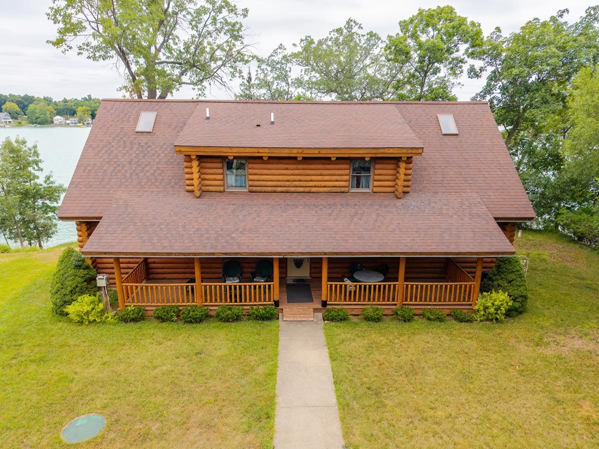 Angola, Indiana, 46703, United States, 5 Bedrooms Bedrooms, ,4 BathroomsBathrooms,Residential,For Sale,1942328
