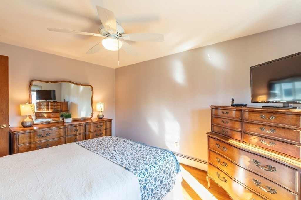 Waltham, Massachusetts, 02451, United States, 3 Bedrooms Bedrooms, ,2 BathroomsBathrooms,Residential,For Sale,1937304
