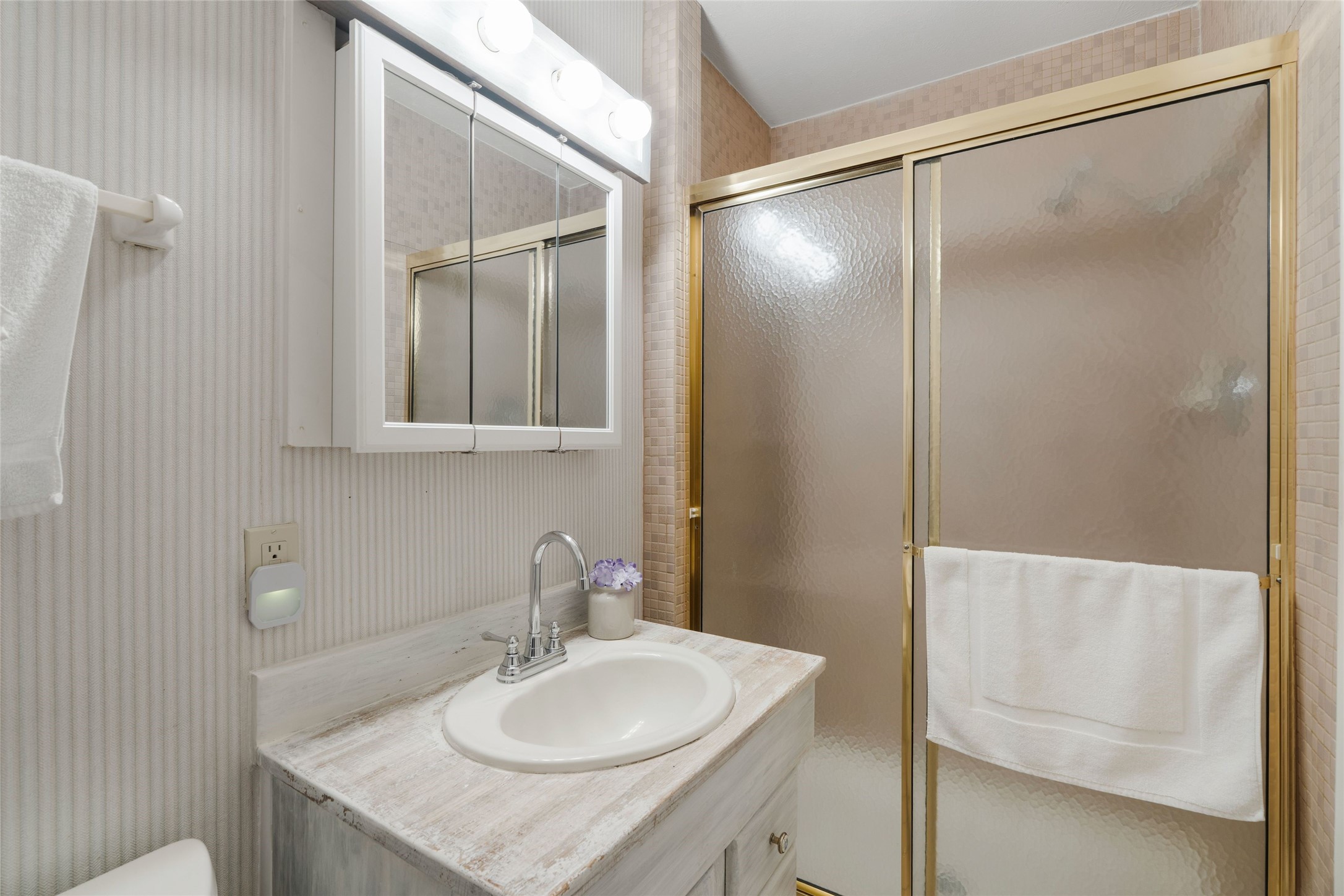  1043 Don Diego Avenue, Unit E - 物件實景