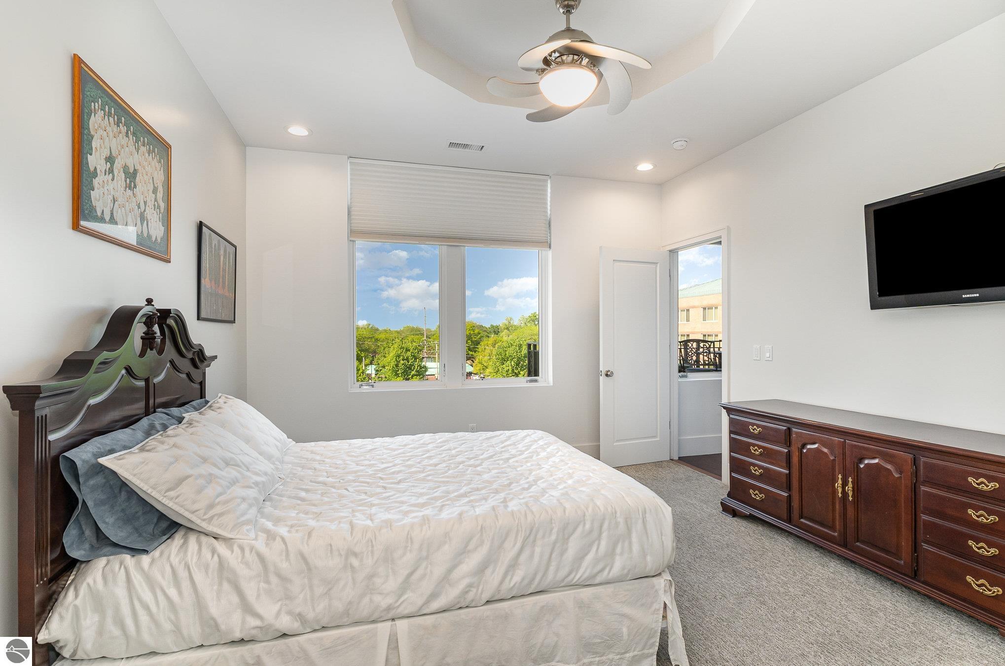 Midland, Michigan, 48640, United States, 2 Bedrooms Bedrooms, ,3 BathroomsBathrooms,Residential,For Sale,1870398