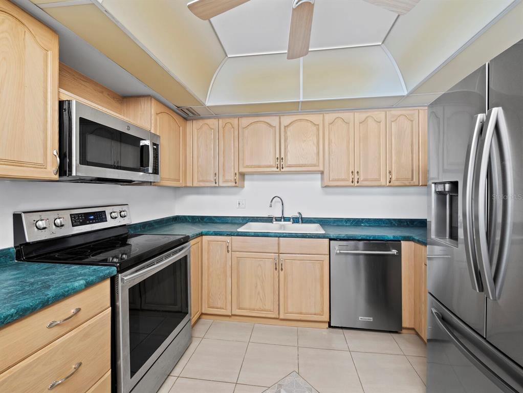 Longboat Key, Florida, 34228, United States, 2 Bedrooms Bedrooms, ,2 BathroomsBathrooms,Residential,For Sale,1804008