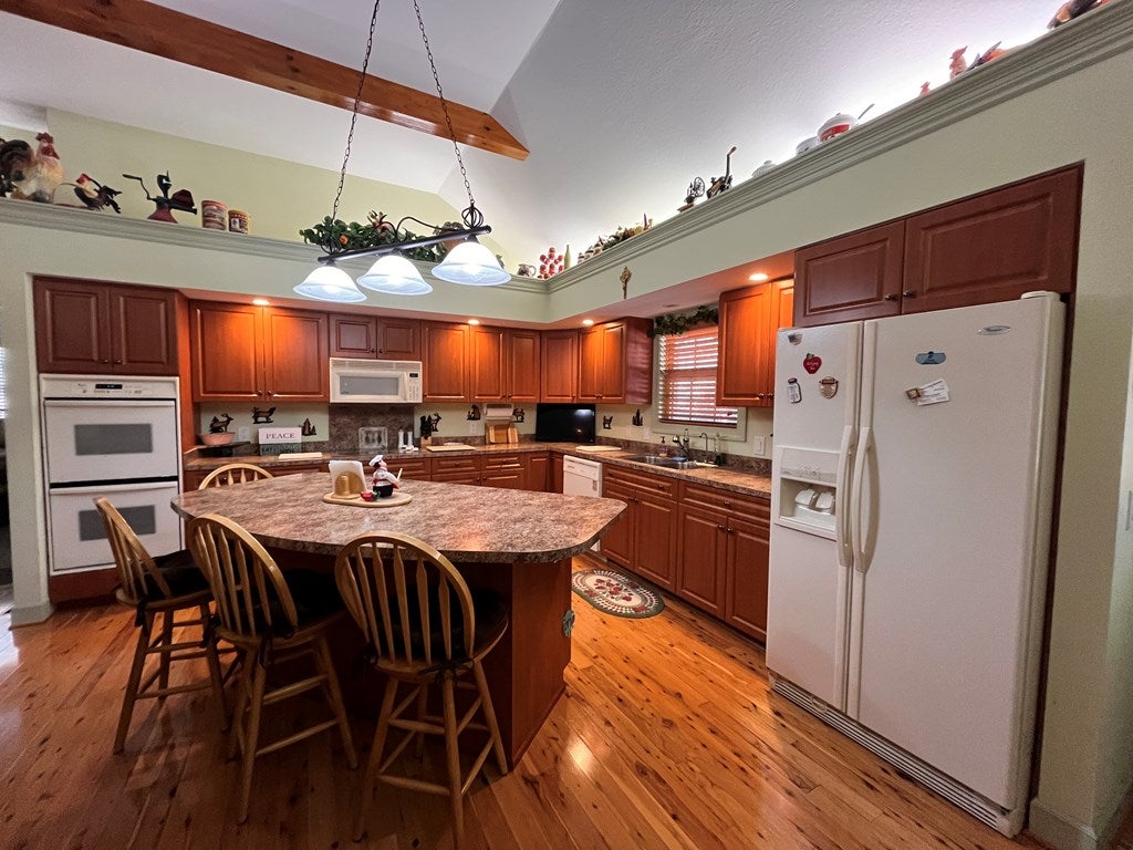 East Ellijay, Georgia, 30540, United States, 2 Bedrooms Bedrooms, ,3 BathroomsBathrooms,Residential,For Sale,1859127