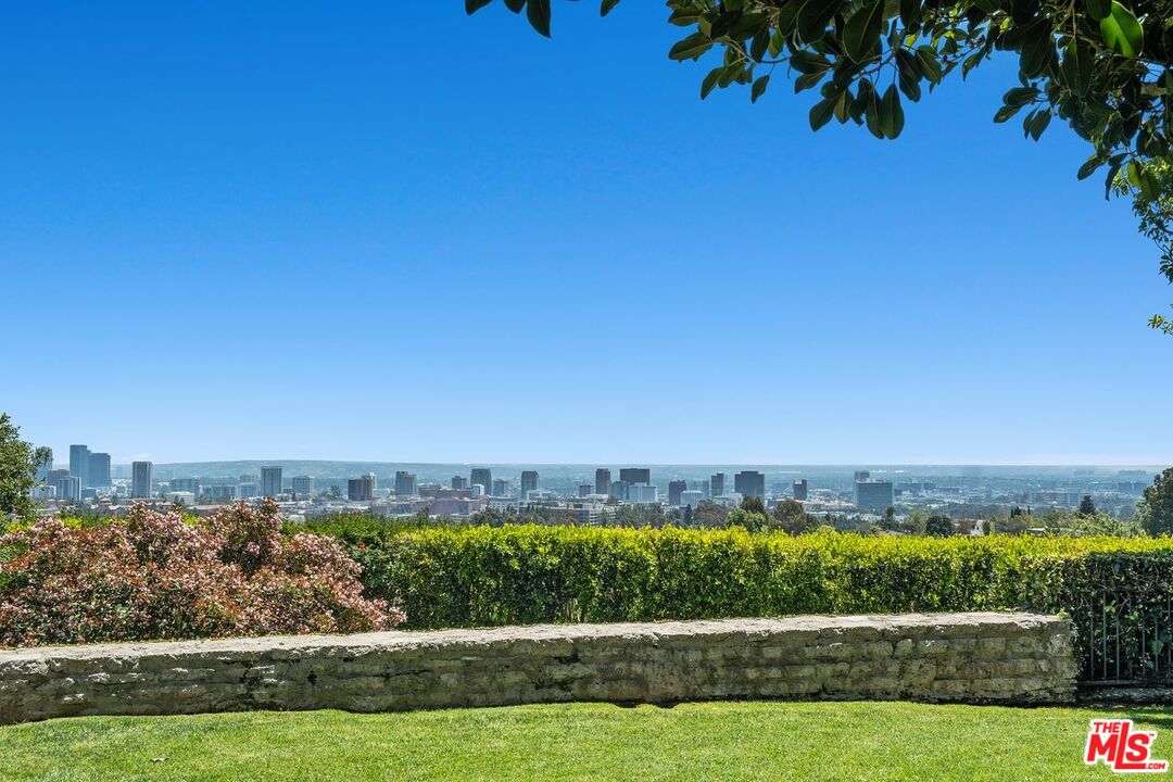 Los Angeles, California, 90077, United States, 7 Bedrooms Bedrooms, ,6 BathroomsBathrooms,Residential,For Sale,1819954
