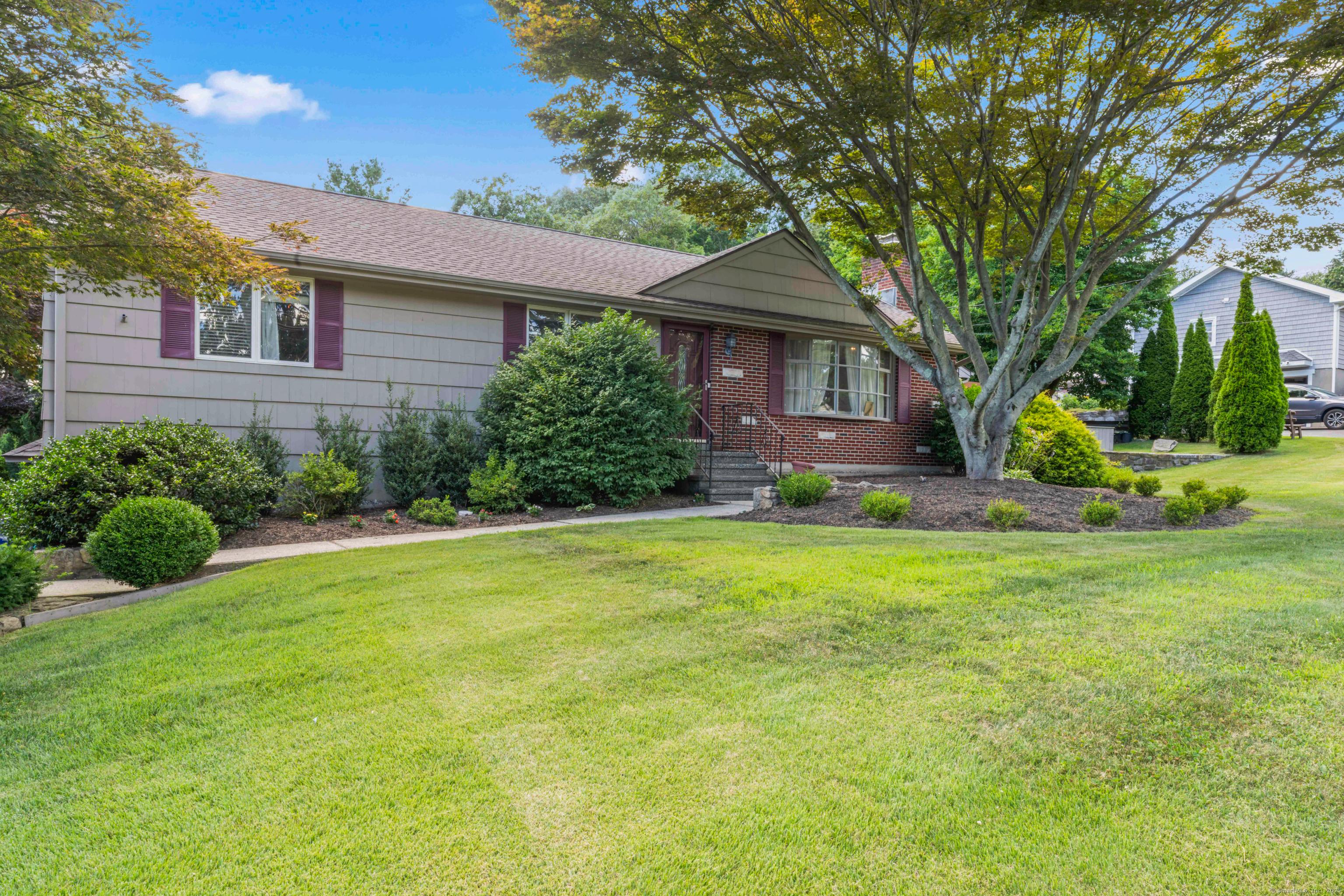 Trumbull, Connecticut, 06611, United States, 4 Bedrooms Bedrooms, ,3 BathroomsBathrooms,Residential,For Sale,1937937