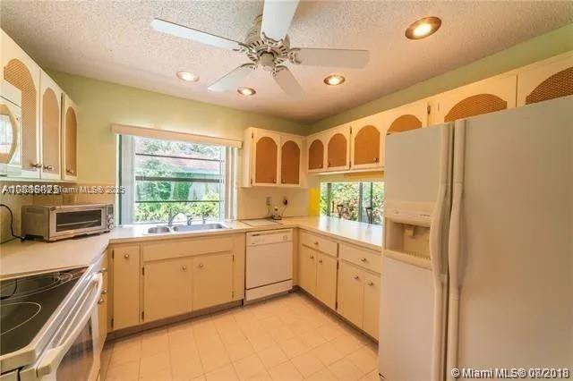Hollywood, Florida, 33021, United States, 3 Bedrooms Bedrooms, ,3 BathroomsBathrooms,Residential,For Sale,1913231