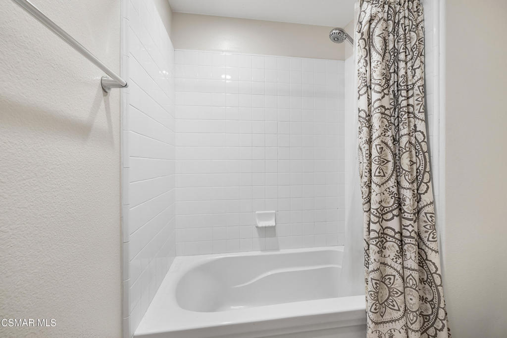 Newbury Park, California, 91320, United States, 4 Bedrooms Bedrooms, ,3 BathroomsBathrooms,Residential,For Sale,1899538