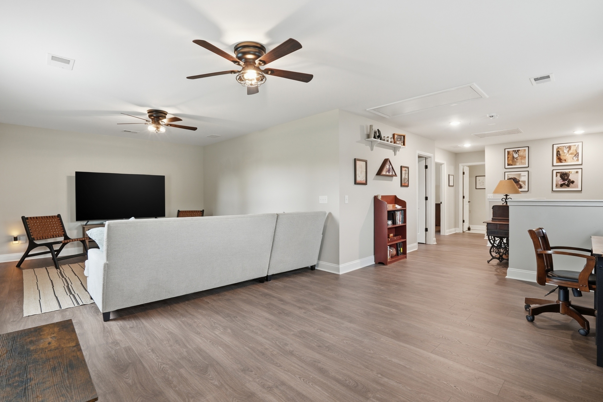  3046 Grinnell Street - 物件實景