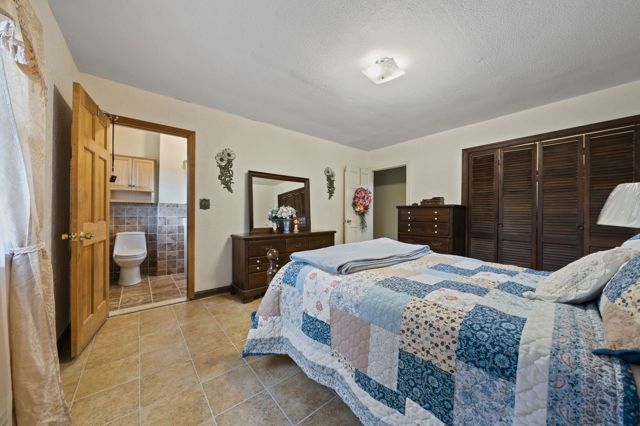 Braintree, Massachusetts, 02184, United States, 3 Bedrooms Bedrooms, ,2 BathroomsBathrooms,Residential,For Sale,2005406