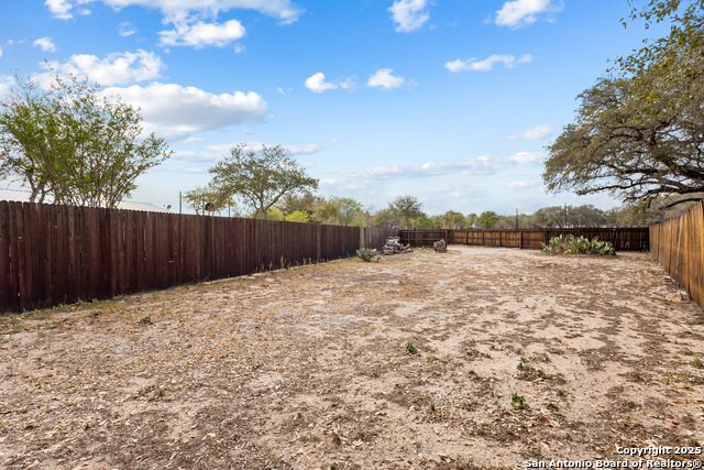 Floresville, Texas, 78114, United States, 6 Bedrooms Bedrooms, ,3 BathroomsBathrooms,Residential,For Sale,1754685