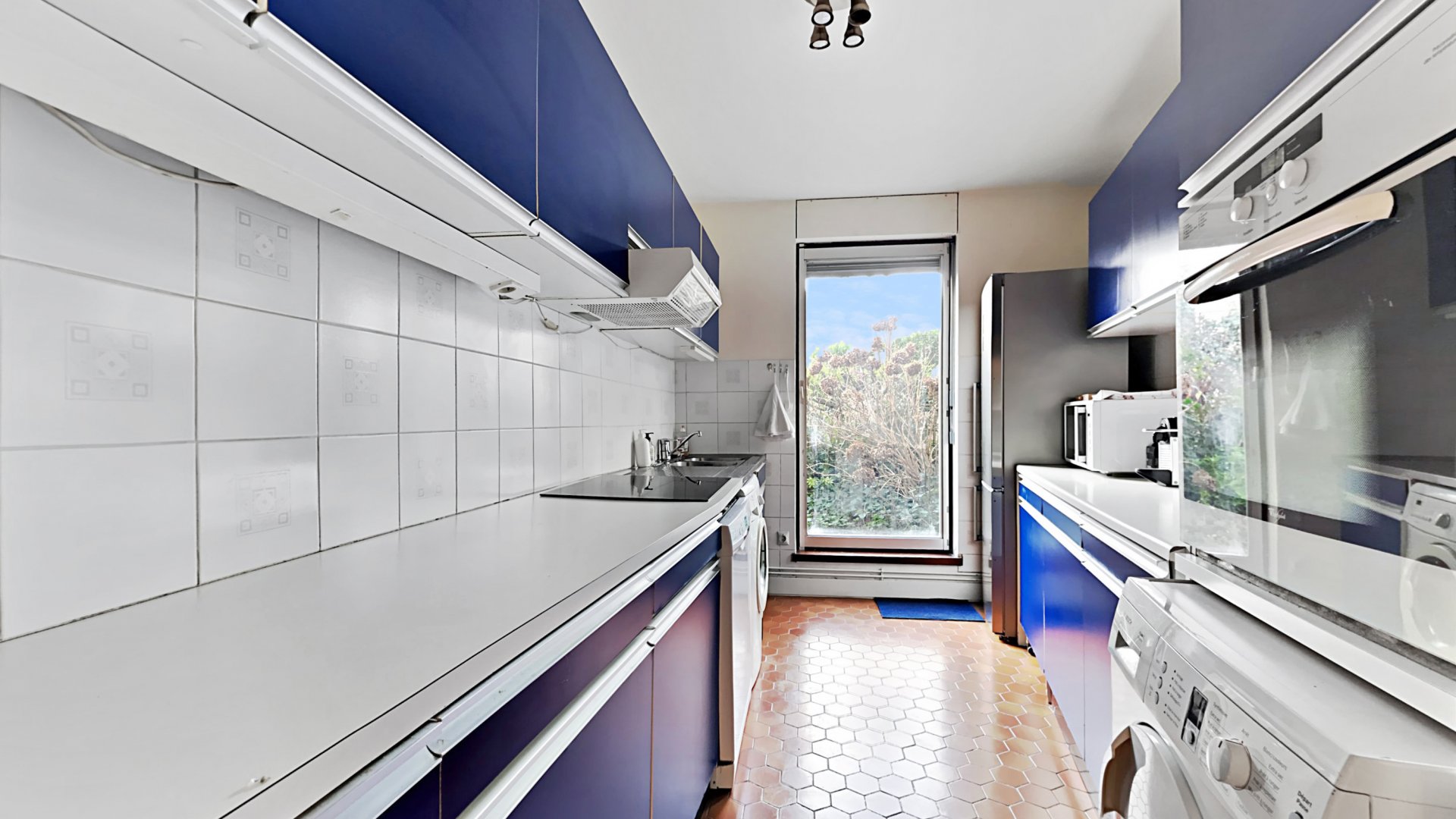 Paris 18th, Île-de-France, 75018, FR, 2 Bedrooms Bedrooms, ,3 BathroomsBathrooms,Residential,For Sale,1440589
