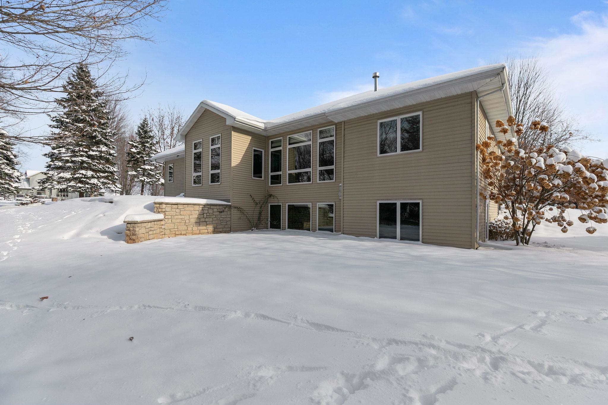 Combined Locks, Wisconsin, 54113, United States, 3 Bedrooms Bedrooms, ,4 BathroomsBathrooms,Residential,For Sale,1976414