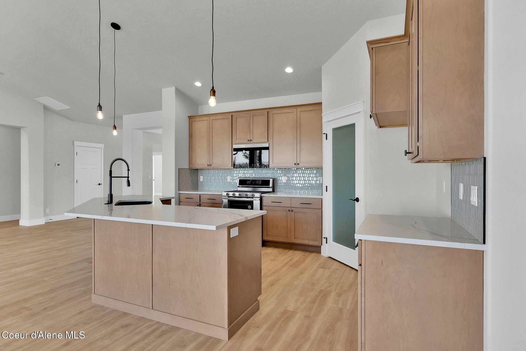 Rathdrum, Idaho, 83858, United States, 3 Bedrooms Bedrooms, ,1 BathroomBathrooms,Residential,For Sale,1999079