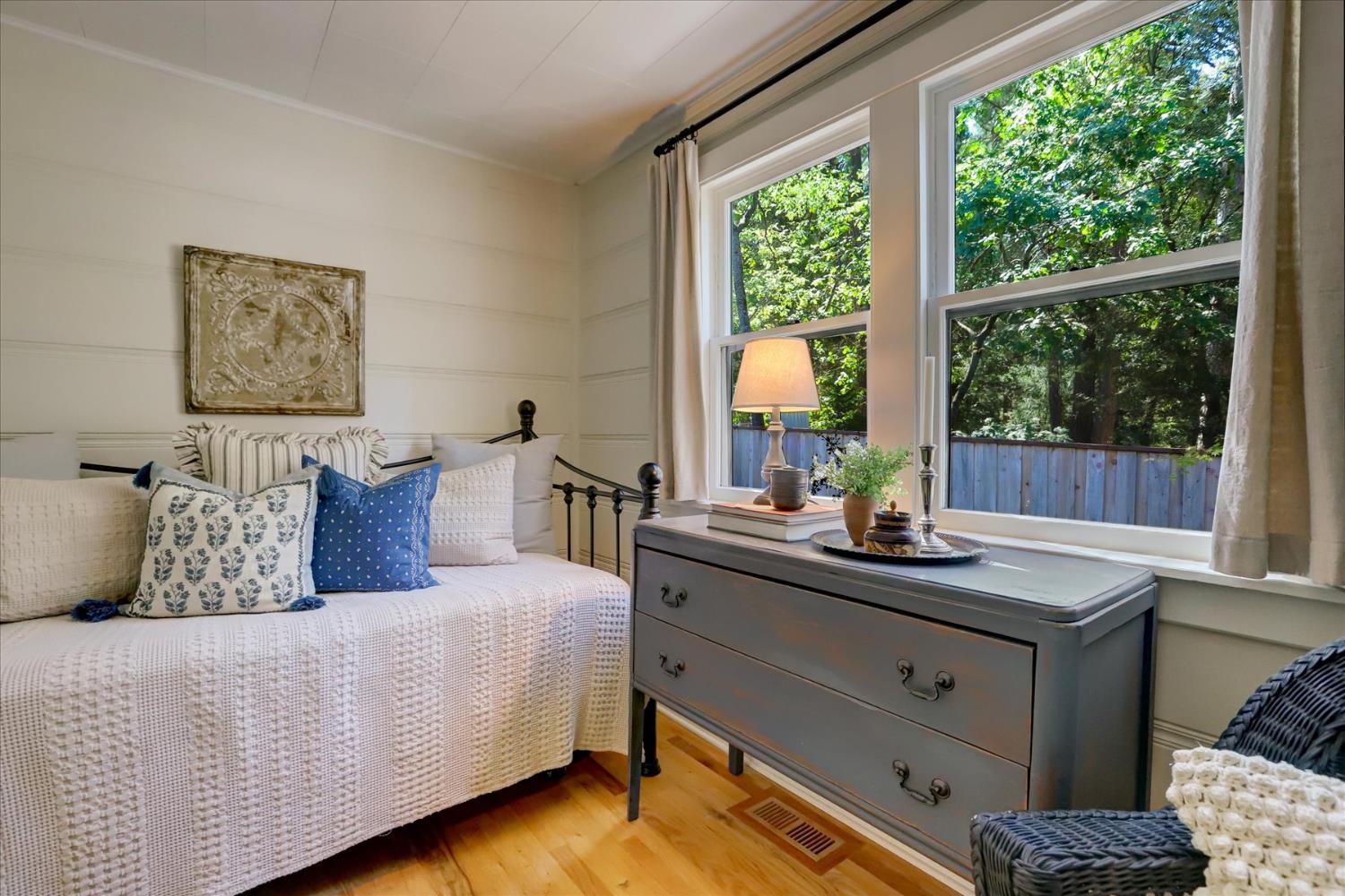 Nevada City, California, 95959, United States, 2 Bedrooms Bedrooms, ,1 BathroomBathrooms,Residential,For Sale,1982930