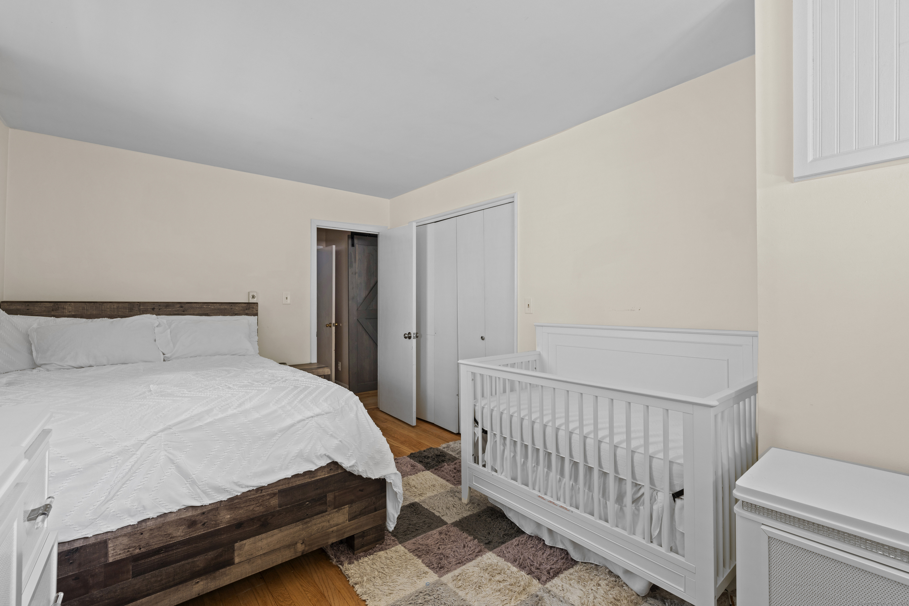Milford, Connecticut, 06460, United States, 3 Bedrooms Bedrooms, ,2 BathroomsBathrooms,Residential,For Sale,1896652