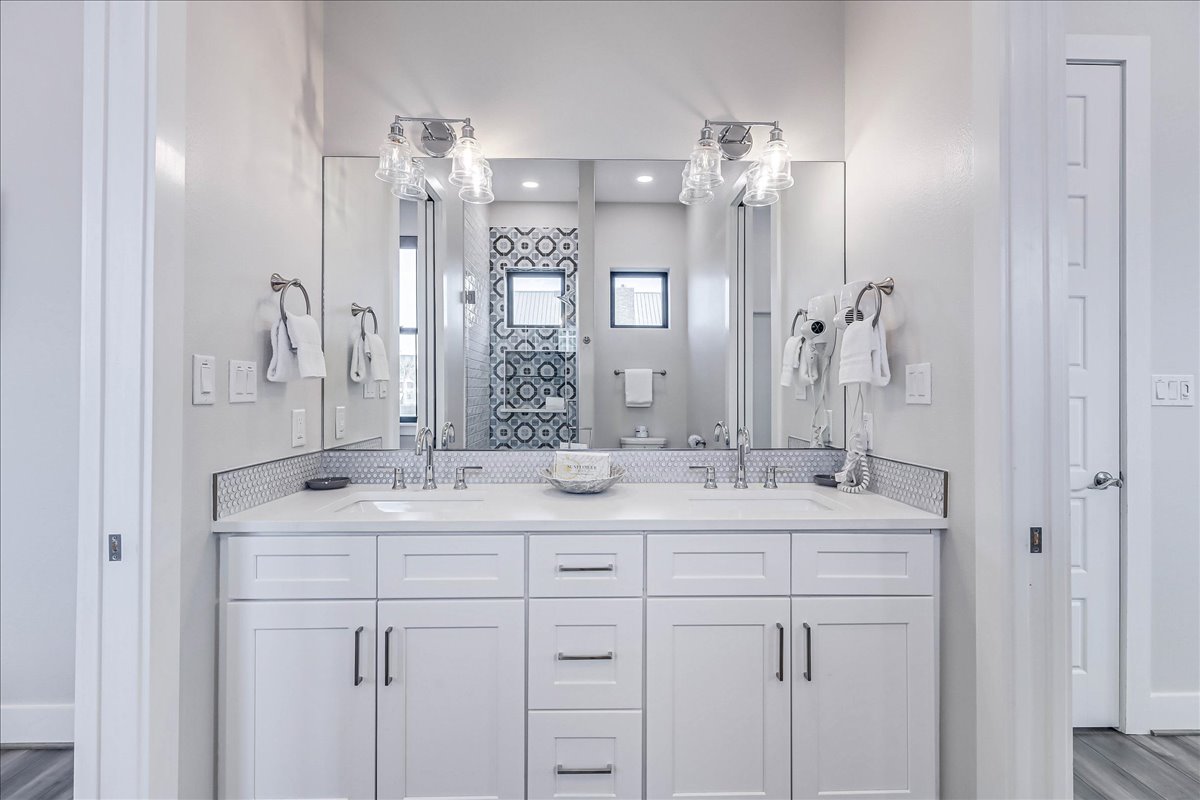 Port Aransas, Texas, 78373, United States, 3 Bedrooms Bedrooms, ,3 BathroomsBathrooms,Residential,For Sale,1979271