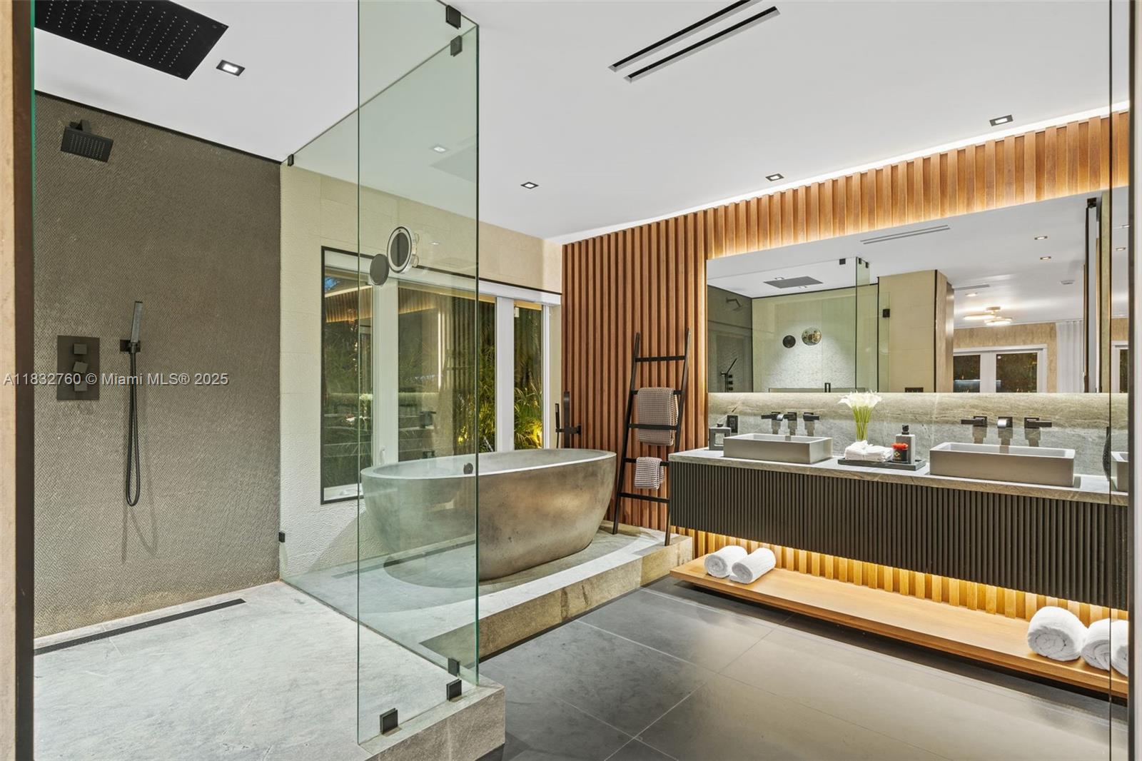Miami, Florida, 33137, United States, 4 Bedrooms Bedrooms, ,5 BathroomsBathrooms,Residential,For Sale,1883564