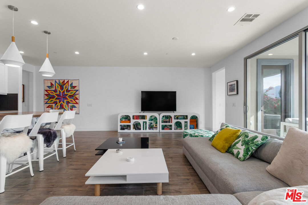 Indio, California, 92201, United States, 2 Bedrooms Bedrooms, ,2 BathroomsBathrooms,Residential,For Sale,2001996