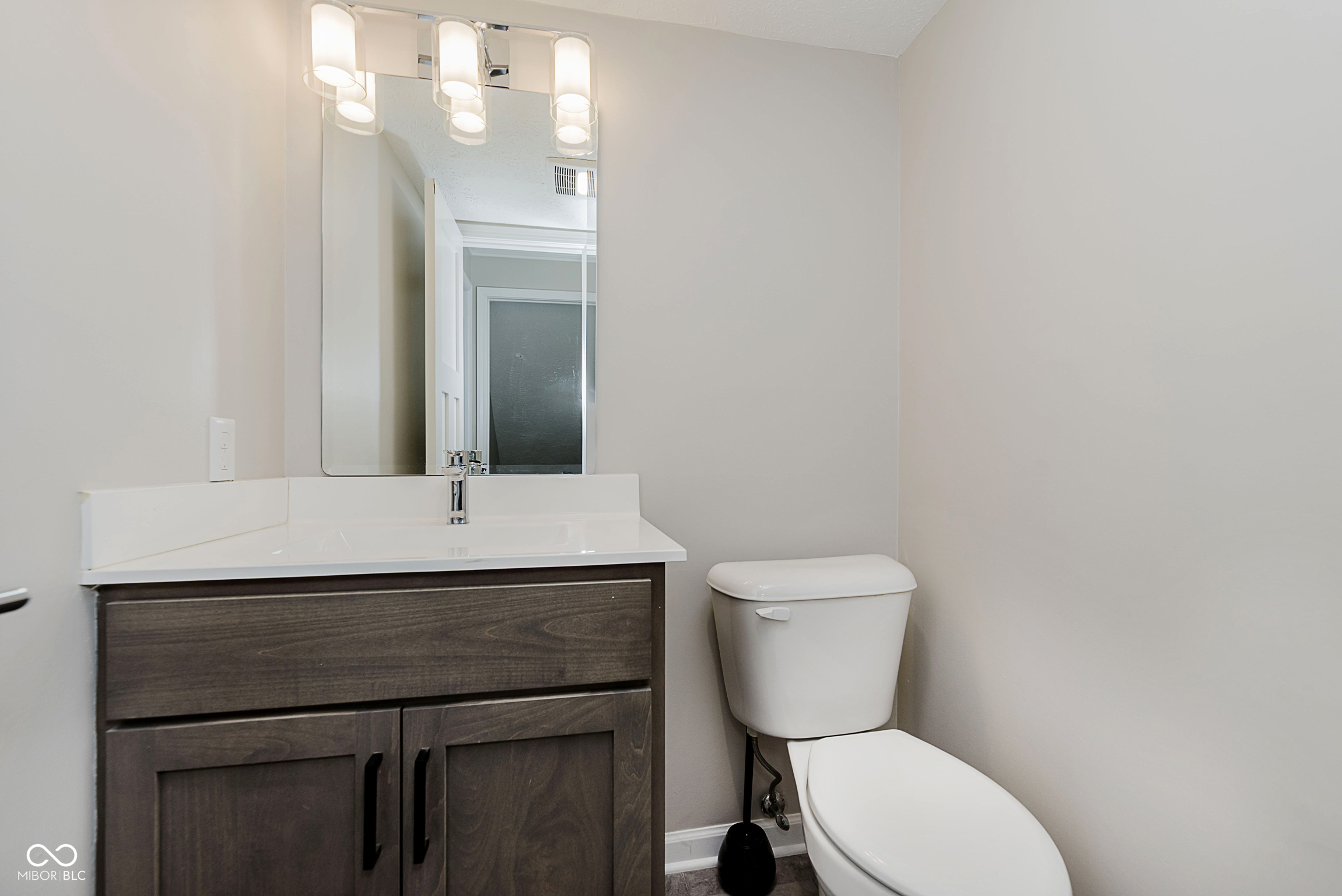 Greenwood, Indiana, 46143, United States, 4 Bedrooms Bedrooms, ,3 BathroomsBathrooms,Residential,For Sale,1976804