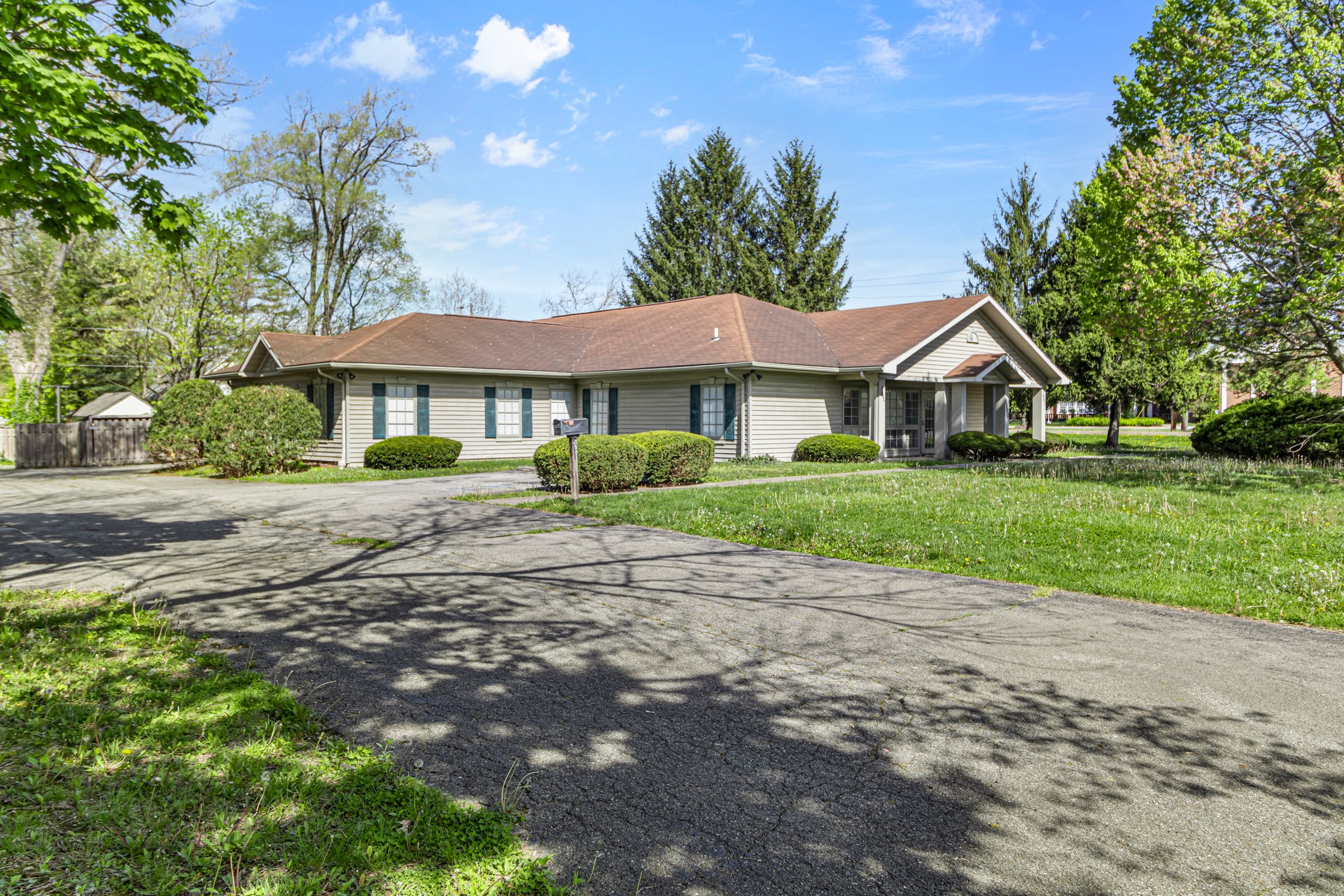 Indianapolis, Indiana, 46240, United States, 14 Bedrooms Bedrooms, ,6 BathroomsBathrooms,Residential,For Sale,1908586