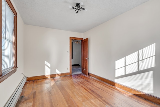 Totowa, New Jersey, 07512, United States, 3 Bedrooms Bedrooms, ,2 BathroomsBathrooms,Residential,For Sale,1984050