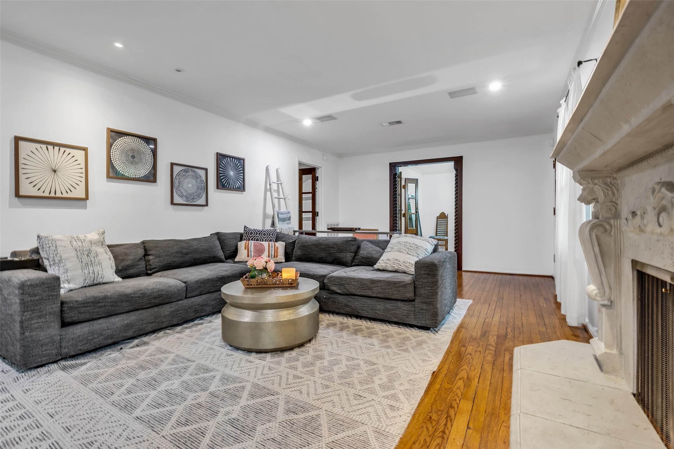  1503 Banks Street - 物件實景