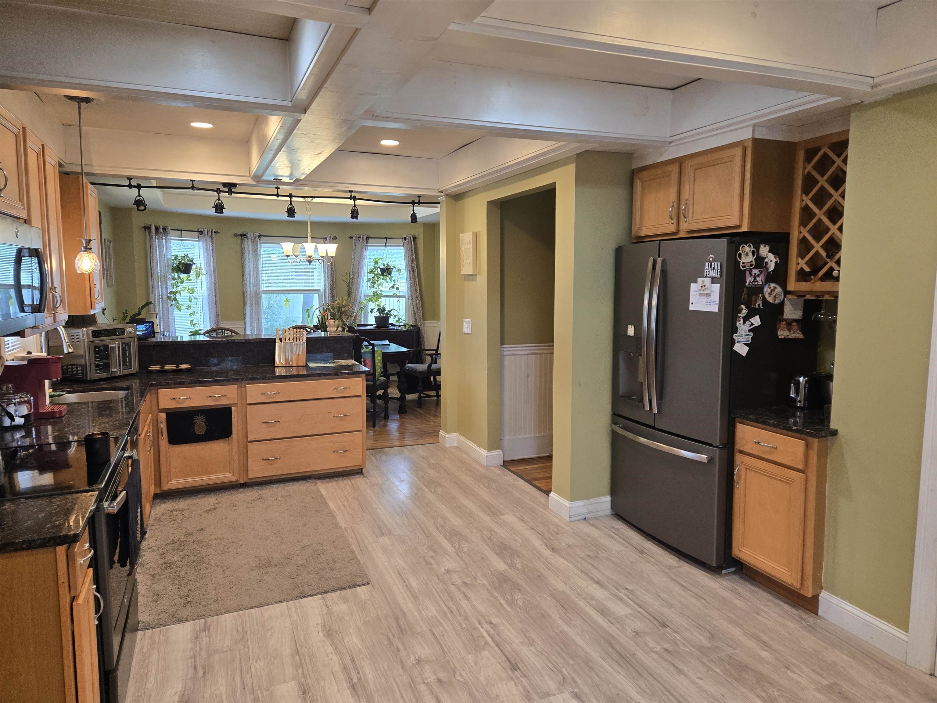 Manchester, New Hampshire, 03104, United States, 3 Bedrooms Bedrooms, ,3 BathroomsBathrooms,Residential,For Sale,1896803
