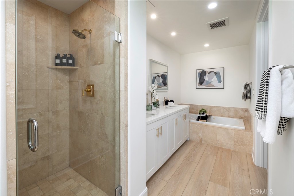 Irvine, California, 92612, United States, 2 Bedrooms Bedrooms, ,2 BathroomsBathrooms,Residential,For Sale,1989675