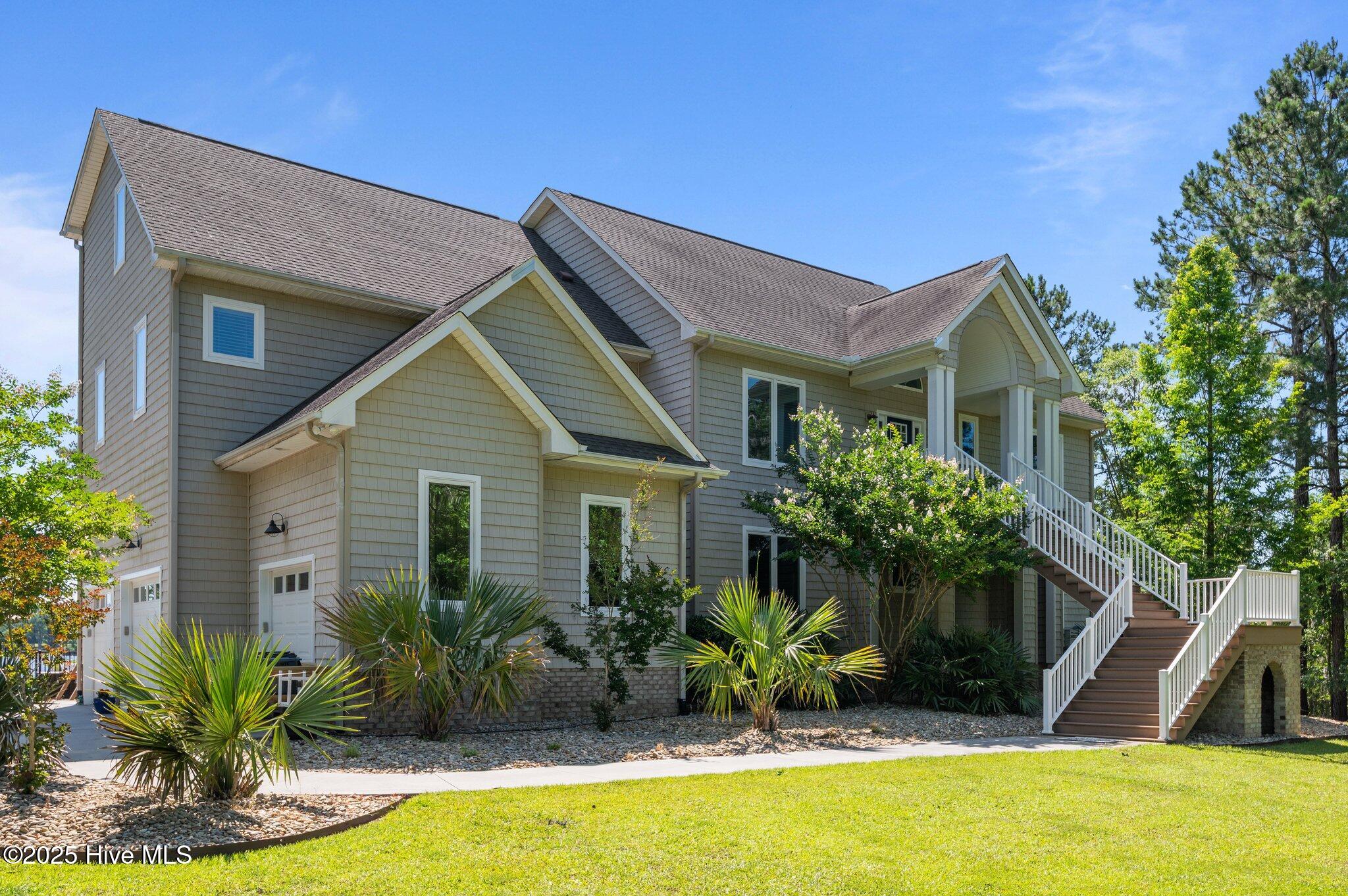 Chocowinity, North Carolina, 27817, United States, 4 Bedrooms Bedrooms, ,5 BathroomsBathrooms,Residential,For Sale,1827727